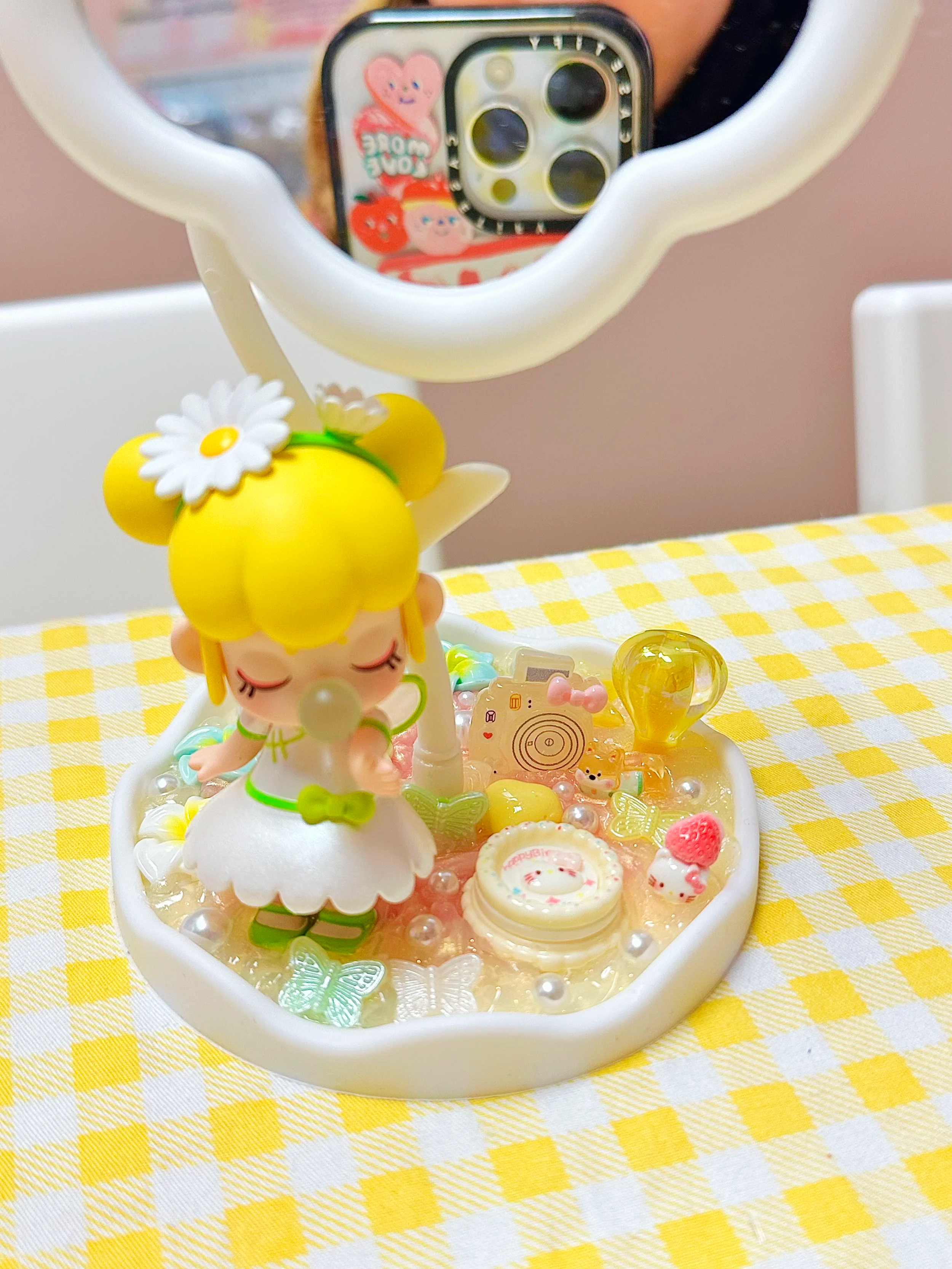 Cream Glue Mirror