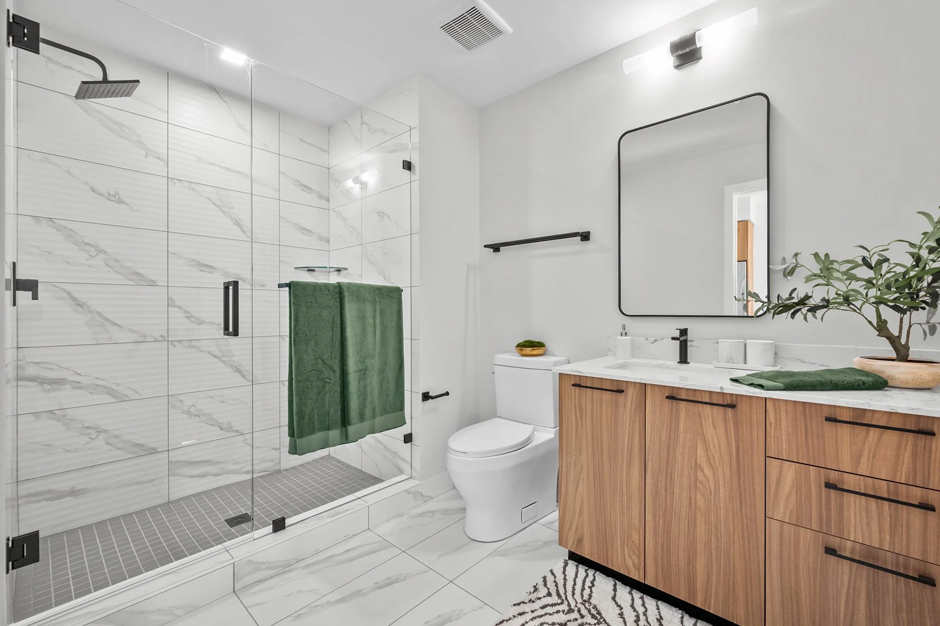 biscayne shores secondary bath.jpg