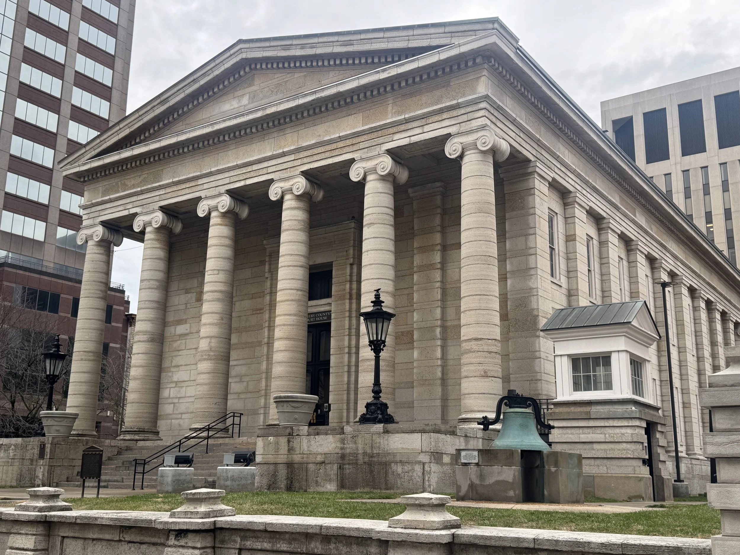 A photo of the historic courthouse in downtown Dayton.