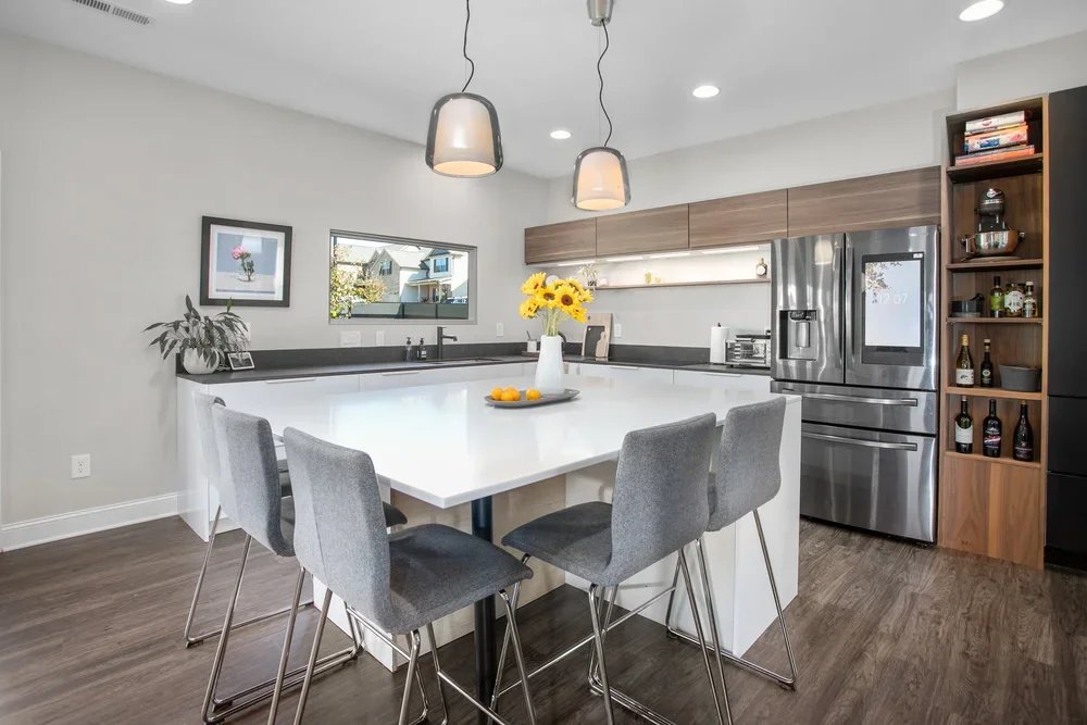 triad-real-estate-photographer-photography-greensboro-high-point-winston-saslem-nc-jordan-younce-gso-realtor-airbnb030.jpg.webp