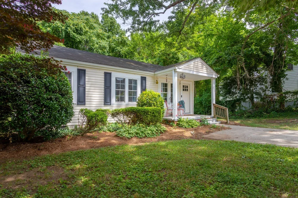triad-airbnb-photographer-vrbo-rental-real-estate-photography-01.jpg.webp