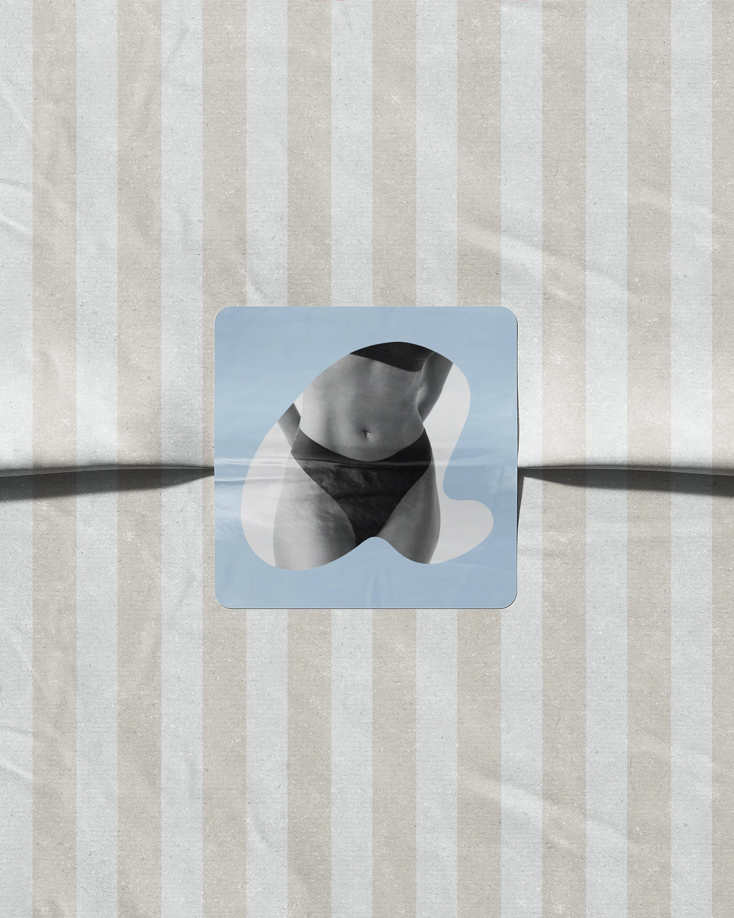 wrapping_paper_with_sticker_mockup_02.jpg