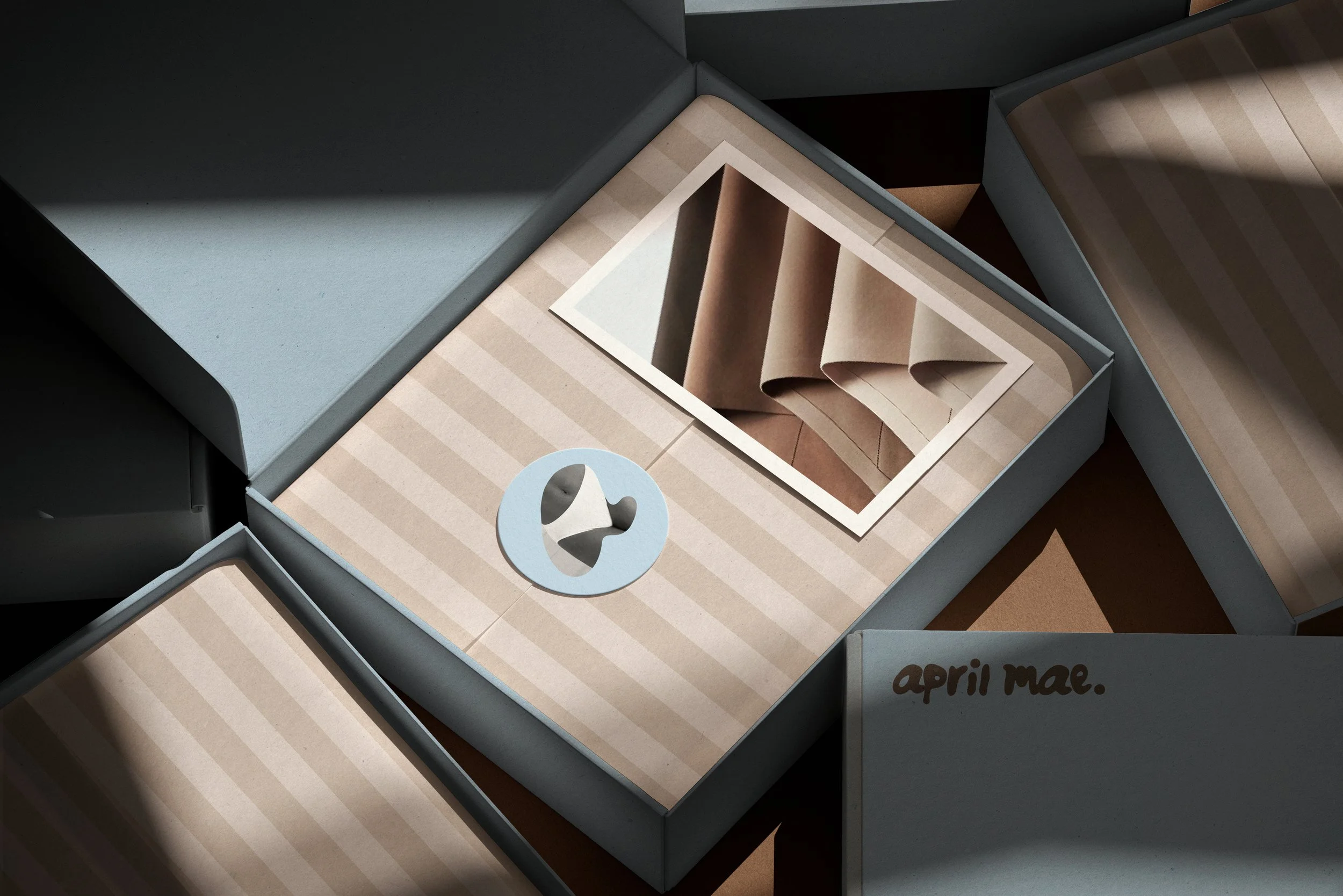 open-cardboard-mailbox-mockups-shadow-overlay-v3-isometric.jpg