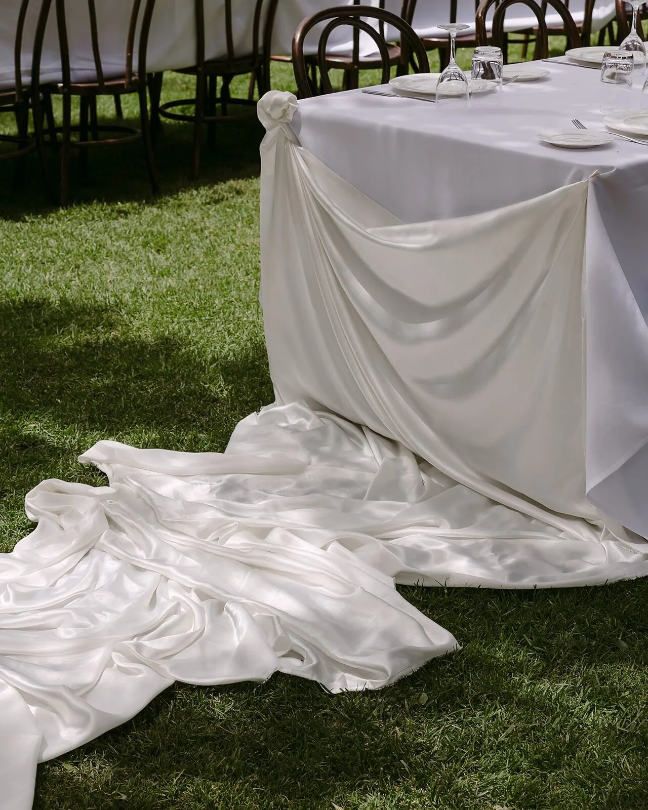 S + J 🤍
📸 @itsbenjaminwylde 
📸 @inthemoodforlove.jaz 
&bull;
&bull;
&bull;
#weddingdraping #weddingflorals #weddingideas #weddingphotographers