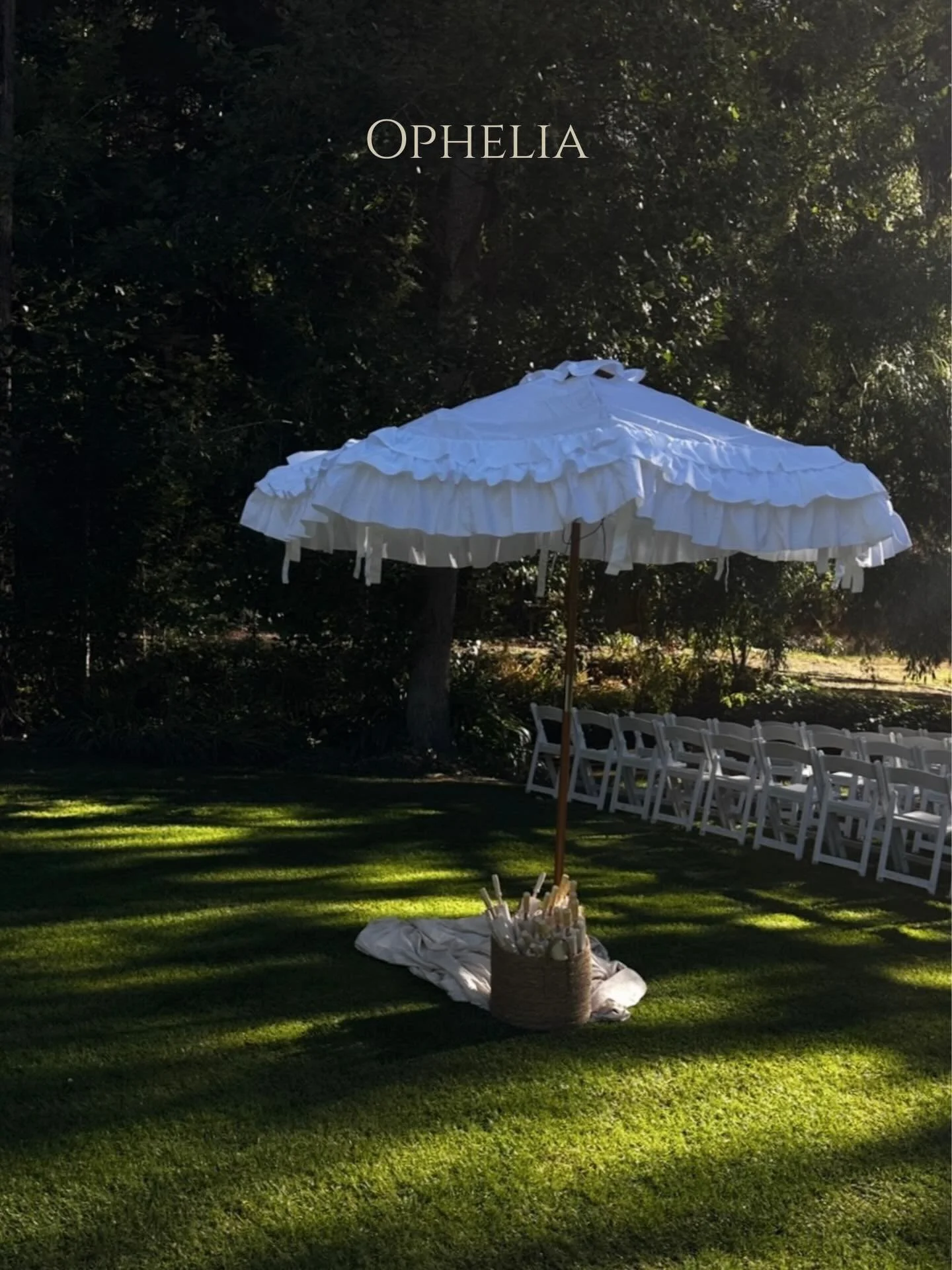 Ophelia really is unlike any other umbrella 
&bull;
&bull;
&bull;
#wedding #weddinsyling #draping #eventstyling #eventstylist
