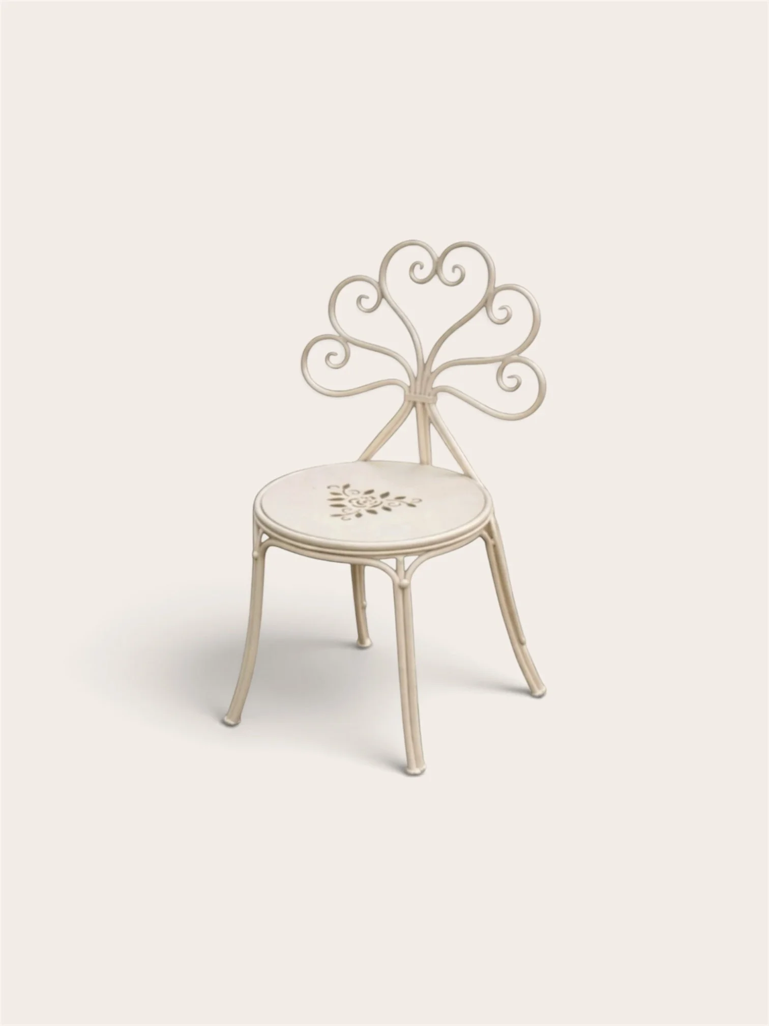Darla Ceremony Chair