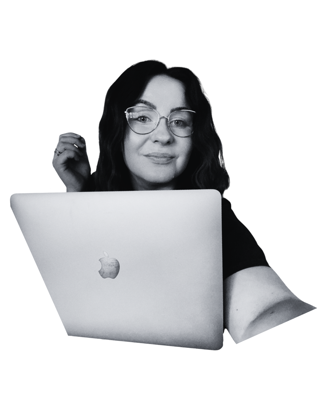 Squarespace ja Wordpress kotisivuja yrityksille rakentava Iina tietokoneella