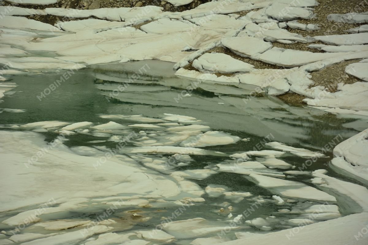 Lago Bianco – Eislandschaft im Frühling