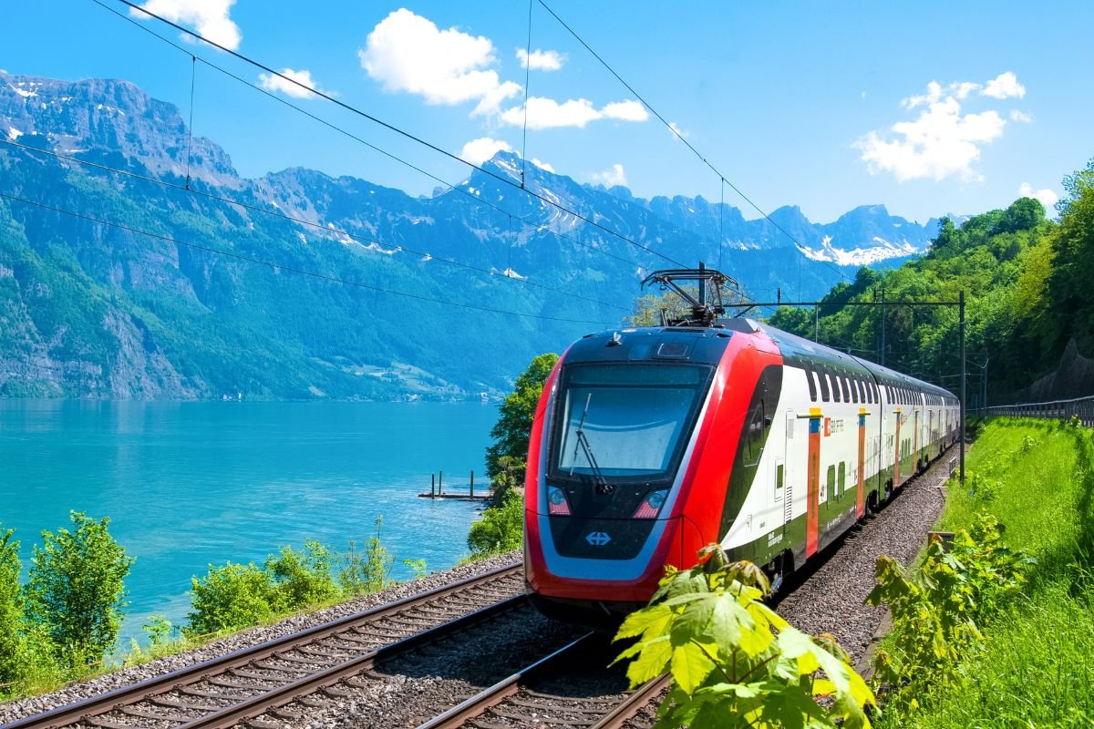 Bildungsangebote, Weiterbildung und Lernmedien für den öffentlichen Verkehr.