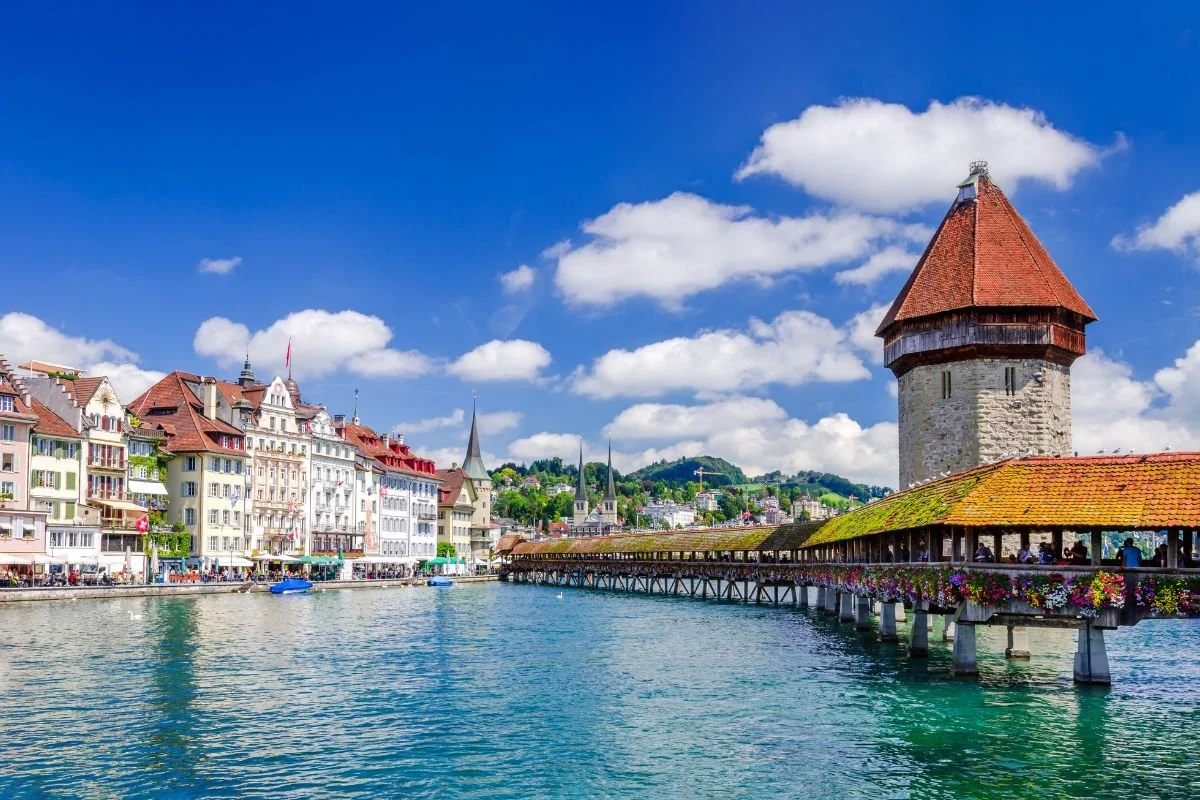 Bildungsangebote und Lernraumgestaltung für touristische Organisationen.