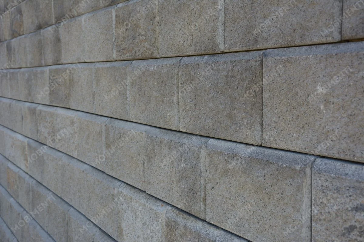 Horizontal geschichtete Steinmauer