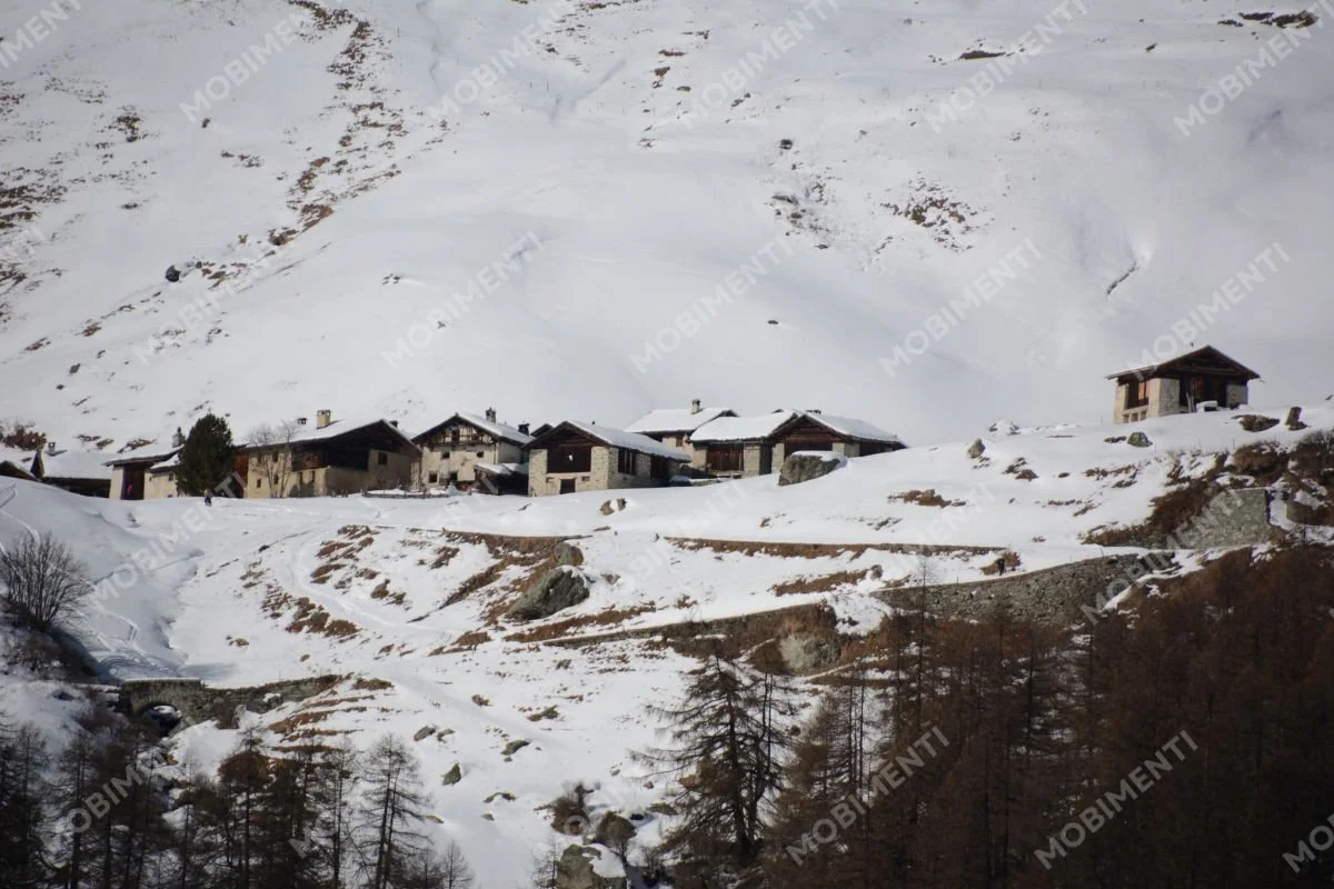 Grevasalvas – Winterlicher Maiensäss‑Weiler