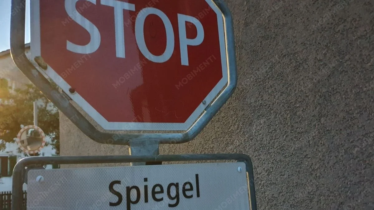 Stop-Schild & Spiegel – Landschaftsfotografie