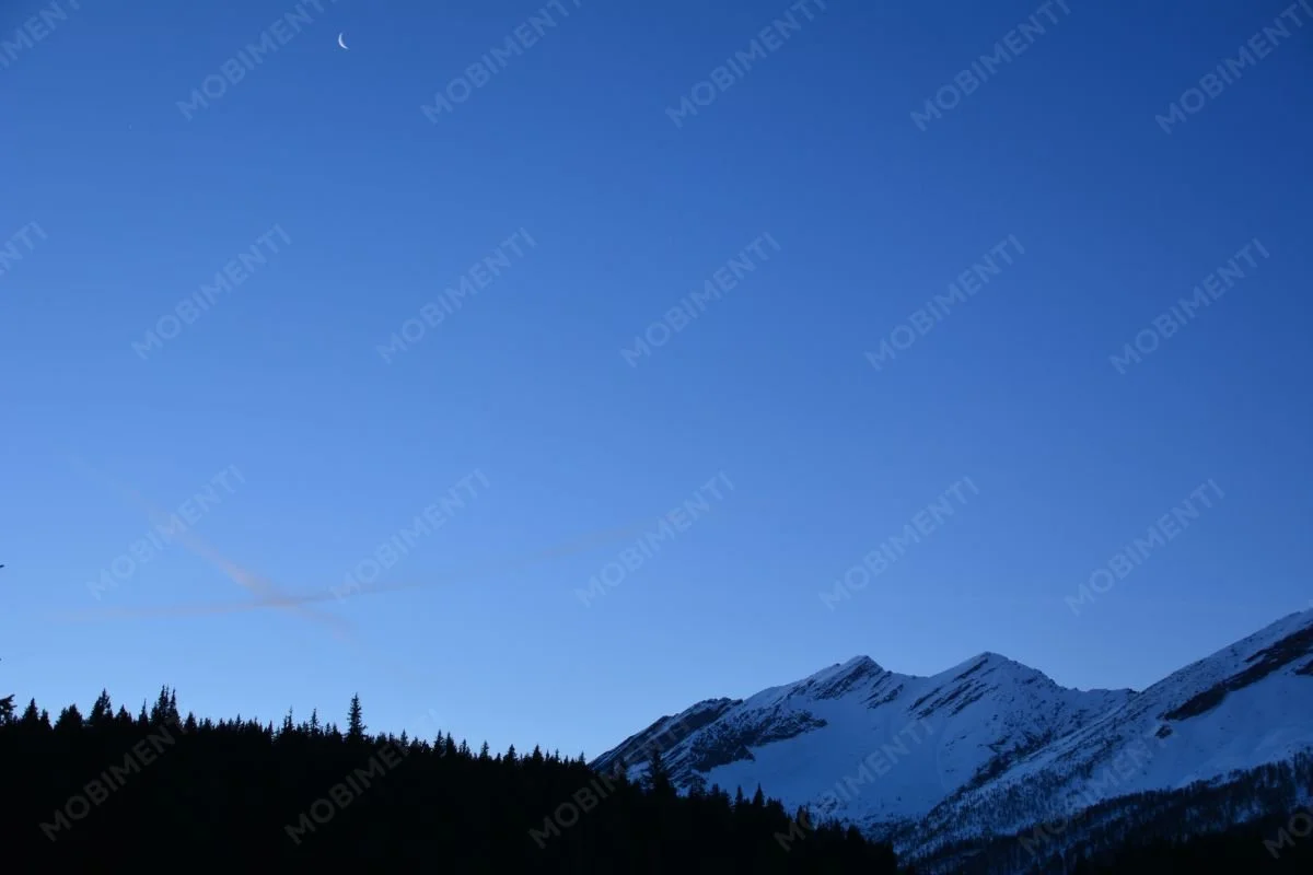 Morgendämmerung mit Mondsichel – San Bernardino