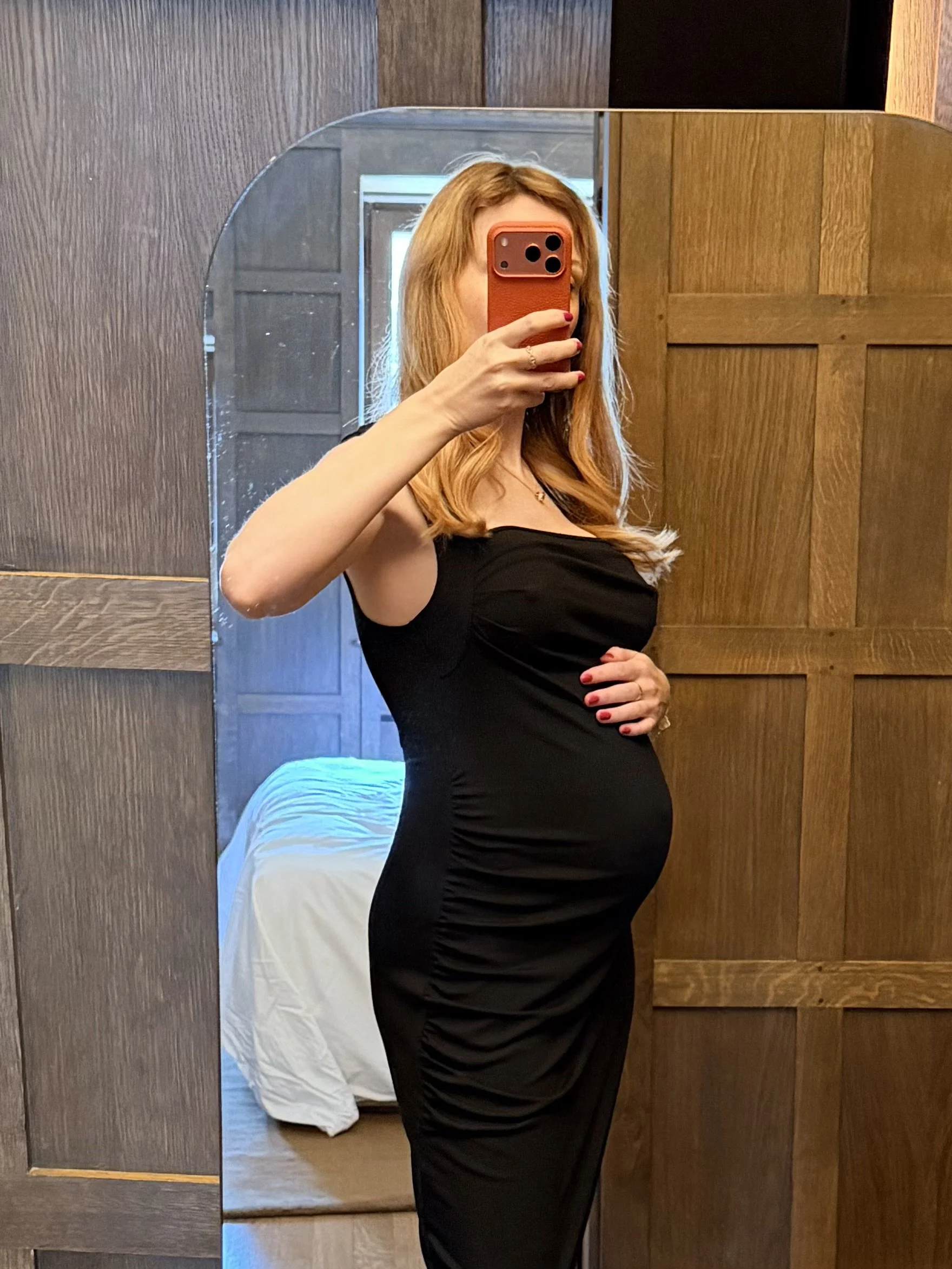 I love it when someone I’m being close with feels as good about the bump as I do and strokes it just as much as the rest of me ❤️ 