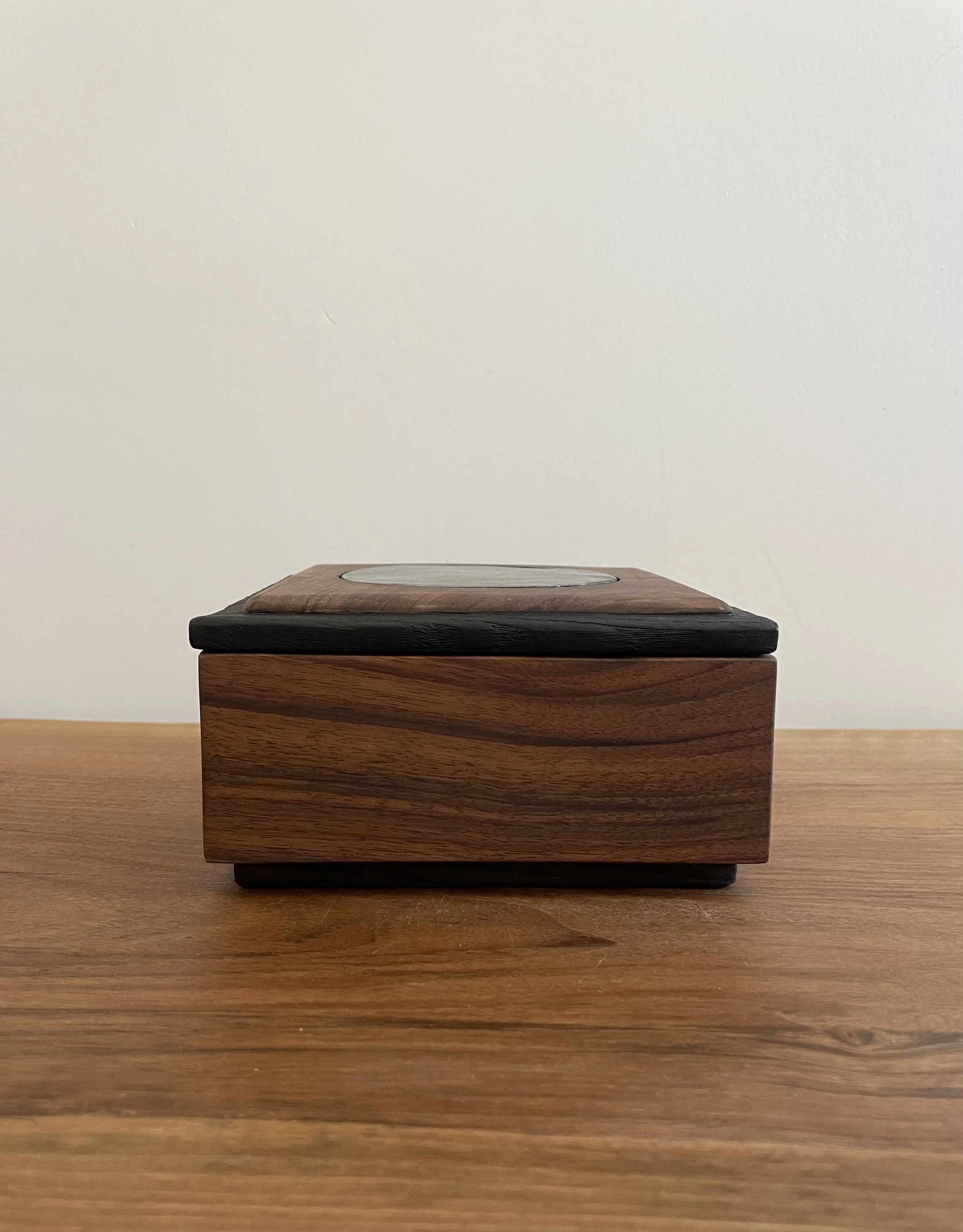 coffret noyer bois brûlé yakisugi céramique collection.jpeg