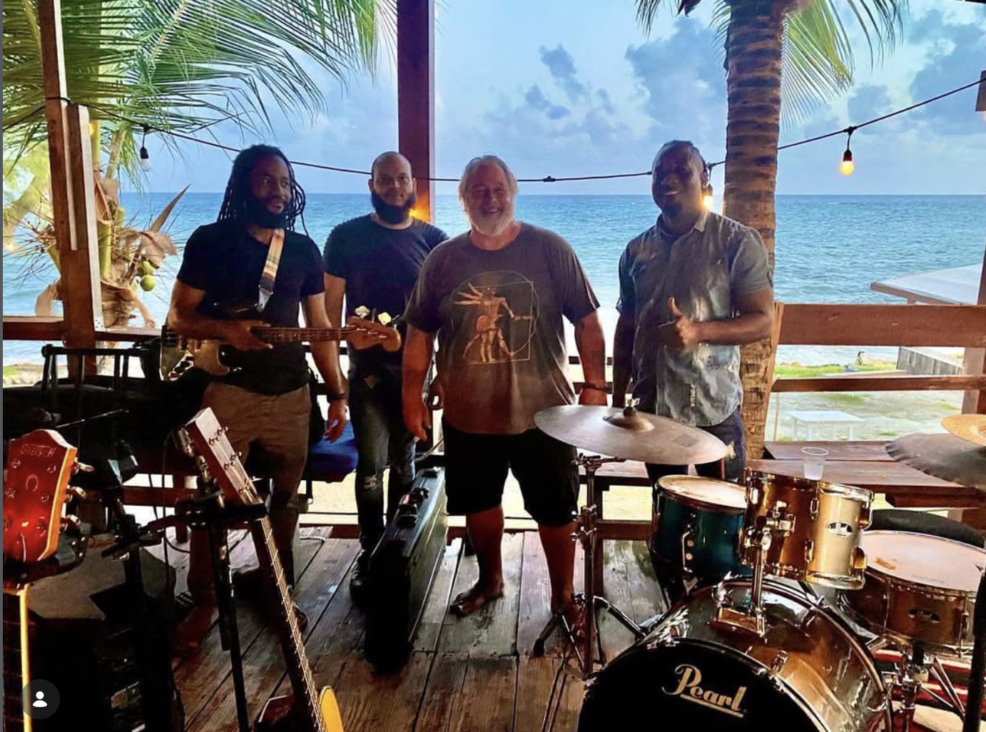 MooTown Live at Surfers Bay