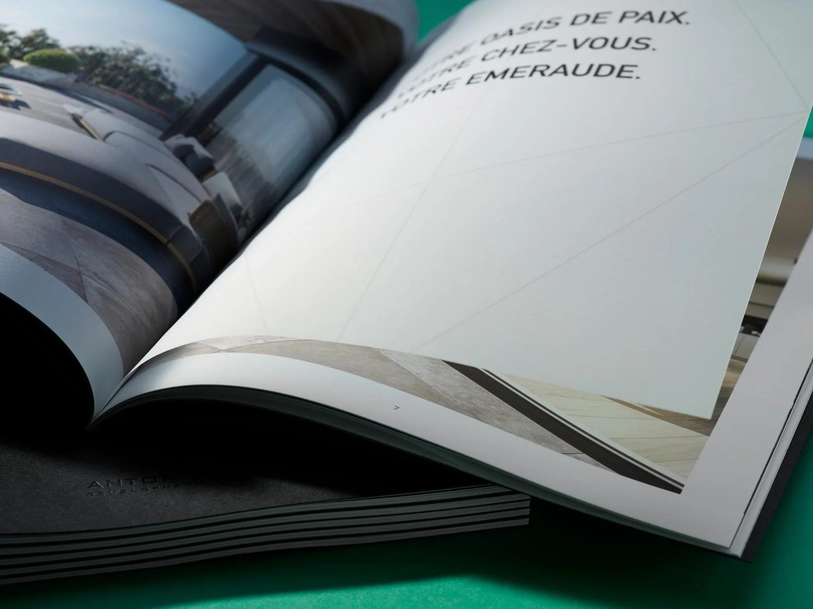 Antonissen_LesEmeraudes_Brochure_ByBuroform34565_preview_maxWidth_1600_maxHeight_1600.jpg