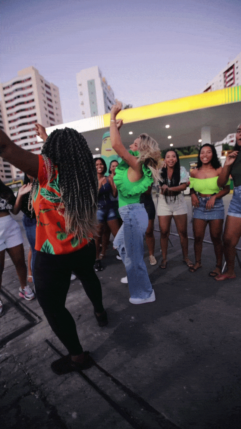 REELS_LORE_PETROBRAS-ezgif.com-optimize (1).gif