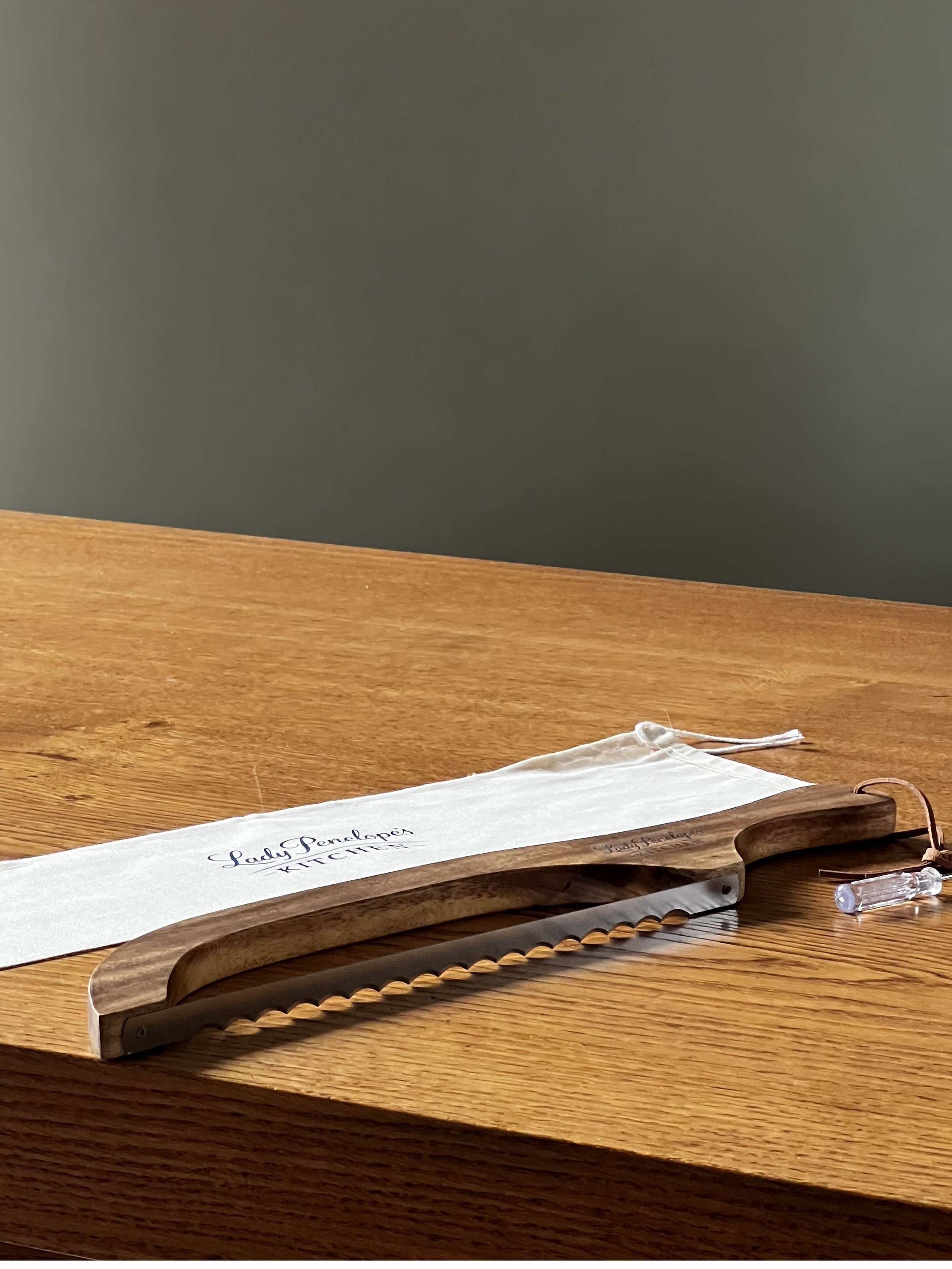 Bread-Knife-2.jpg