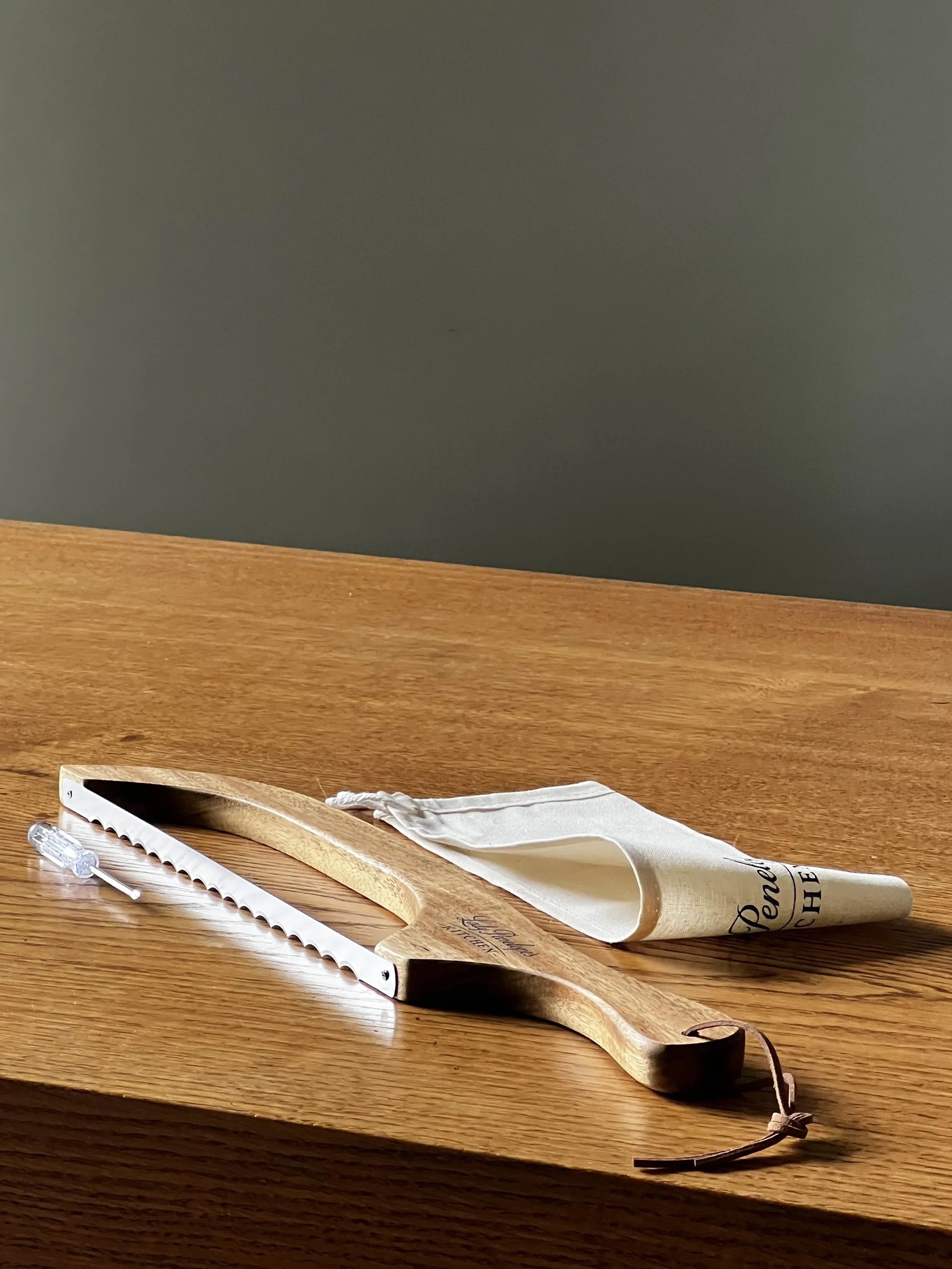Bread-Knife-3.jpg