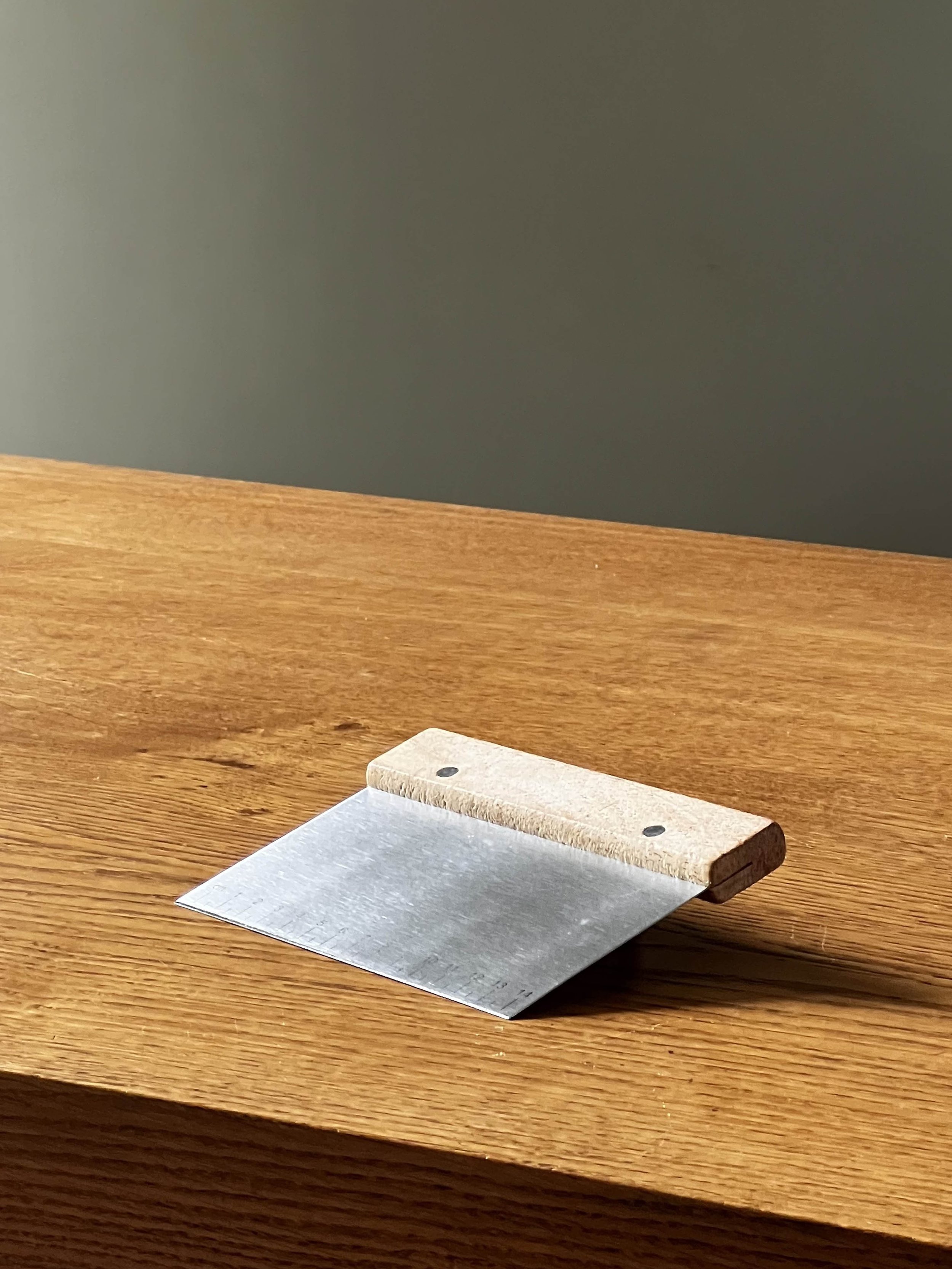 Metal Bench Scraper