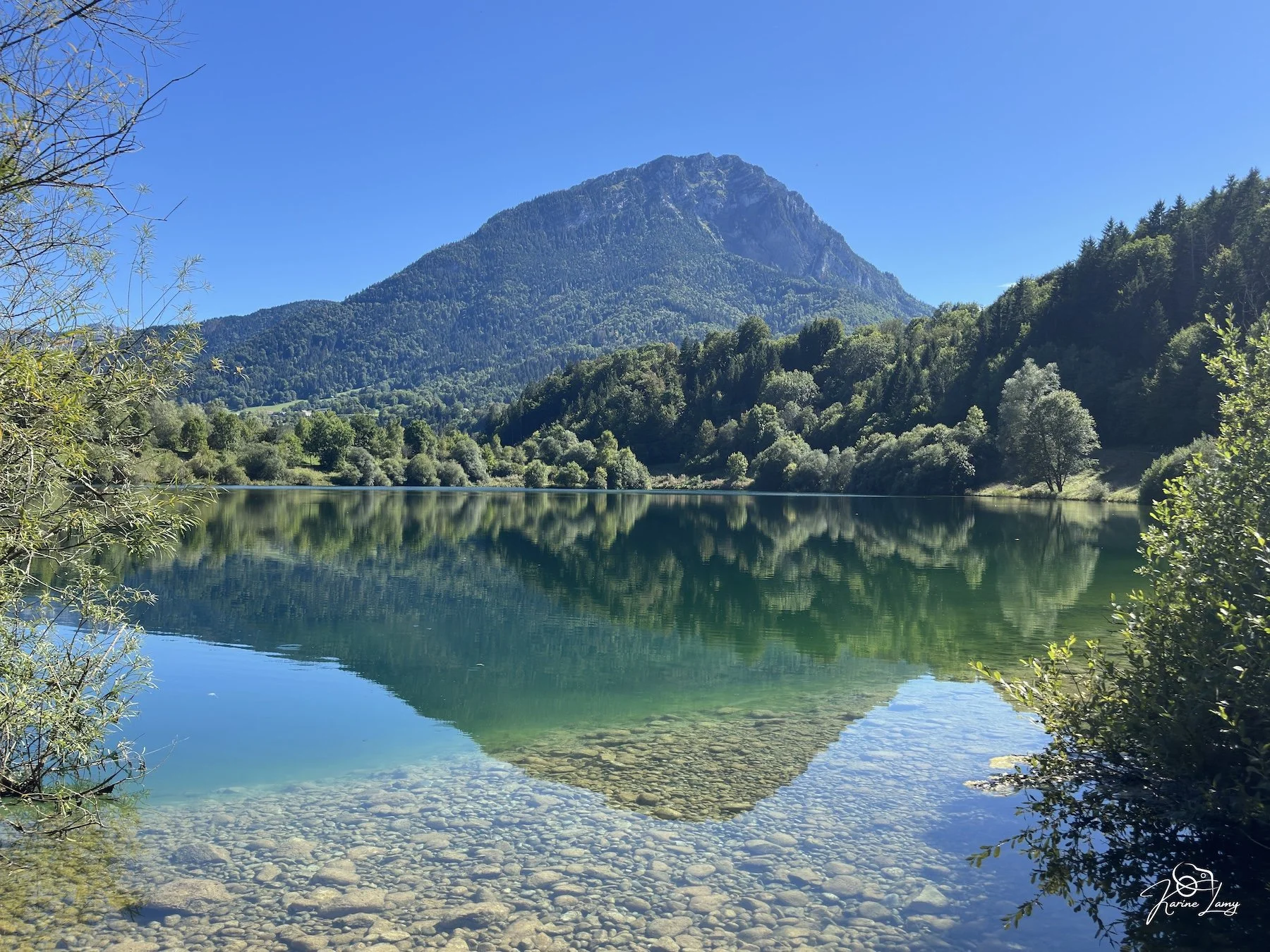 Plan d'eau de Leschraines France