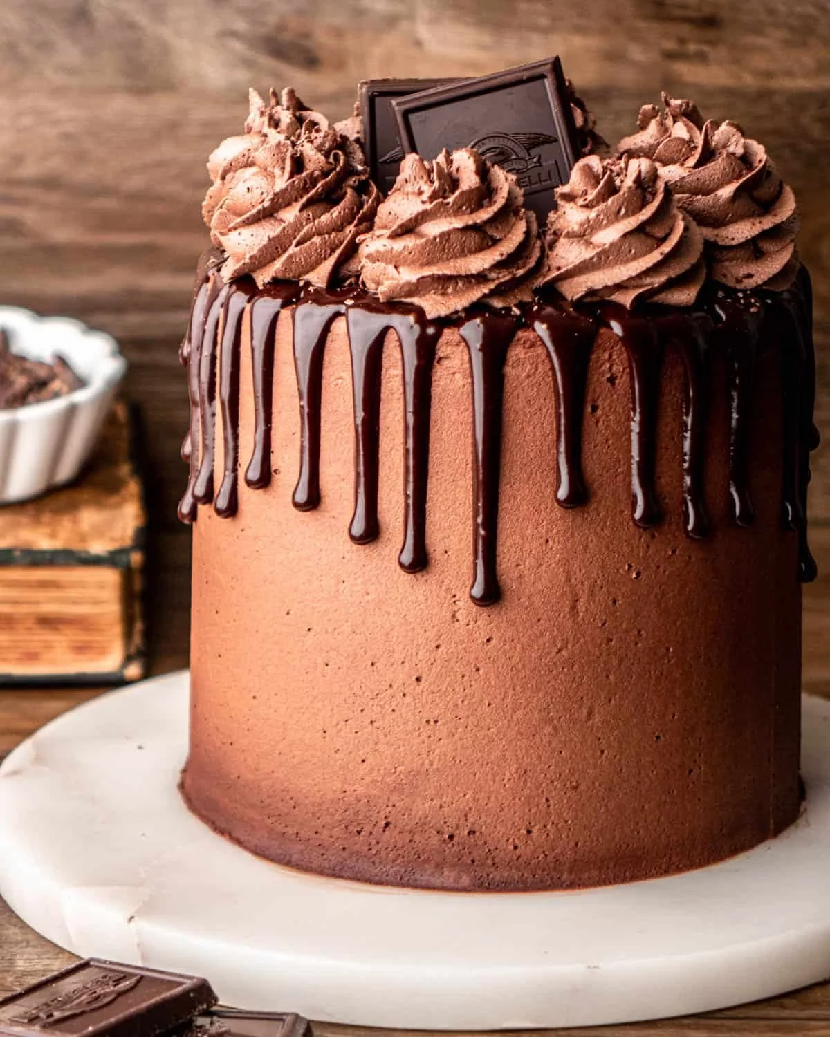 chocolate drip cake