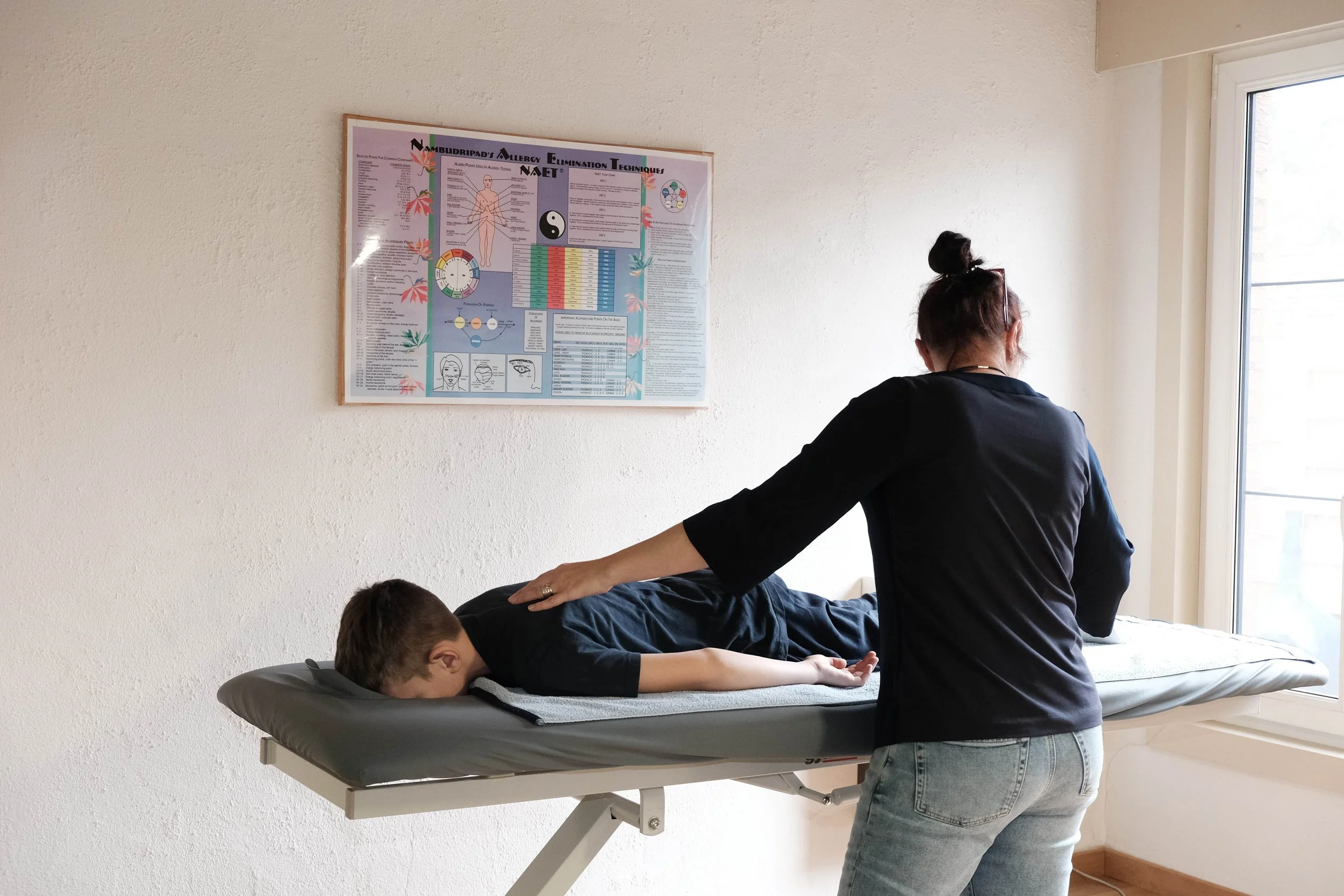 Praktijkruimte van Marieke Agterberg in Sint-Kruis-Winkel (Gent). Een rustige omgeving voor therapeutische begeleiding bij chronische klachten.