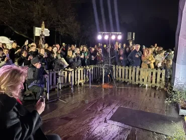 crowd at tree lighting 2025.webp