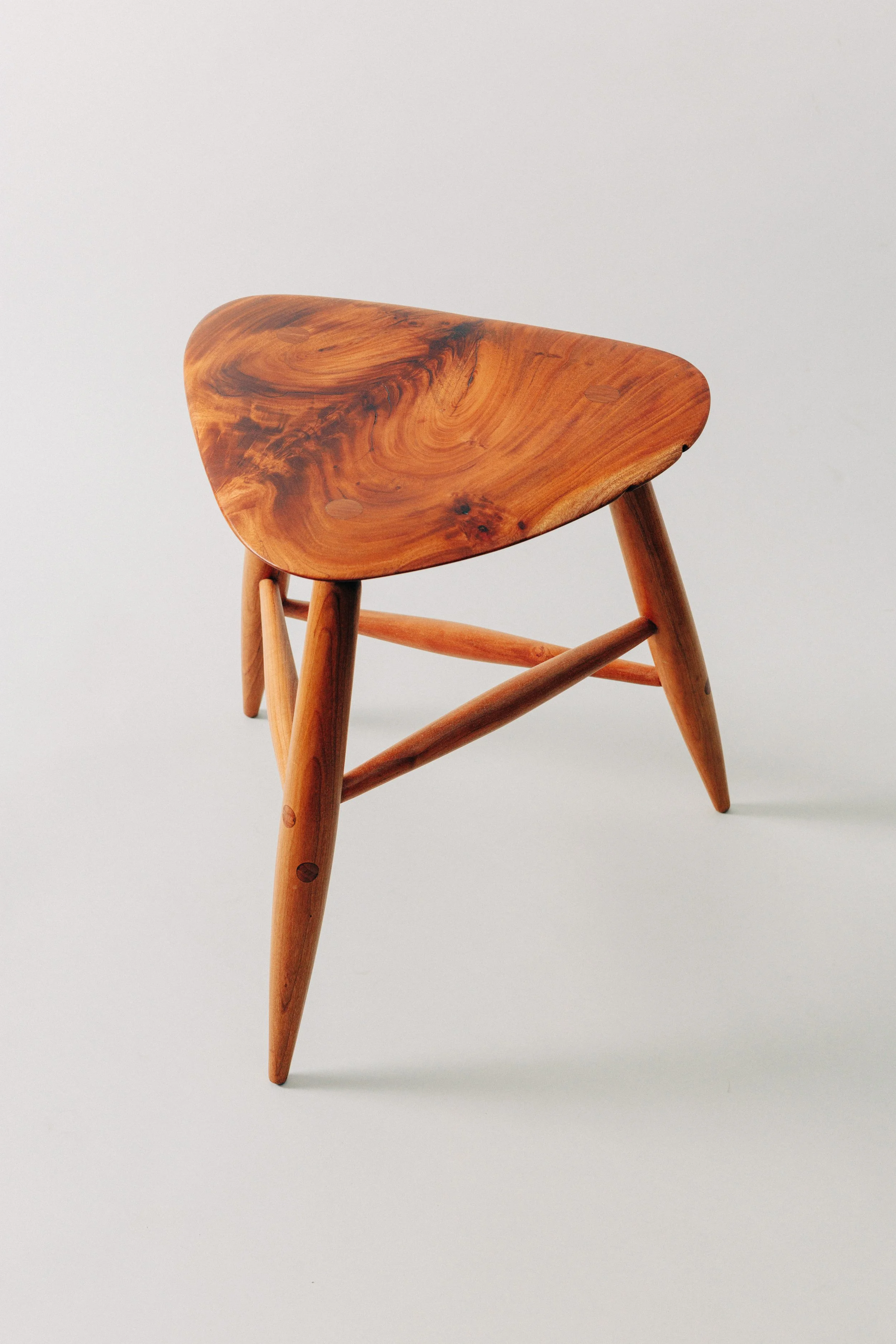OBJECTS - Seating - S Stool - 002.jpg