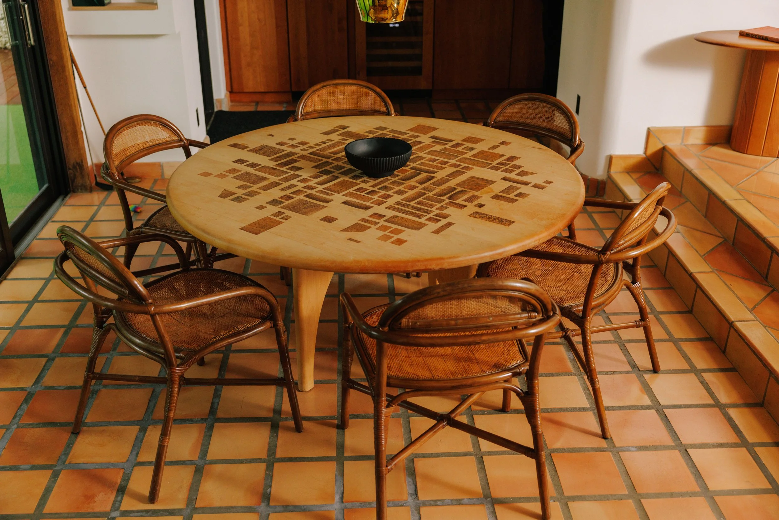 WORKS - Table - Round - 001.jpg