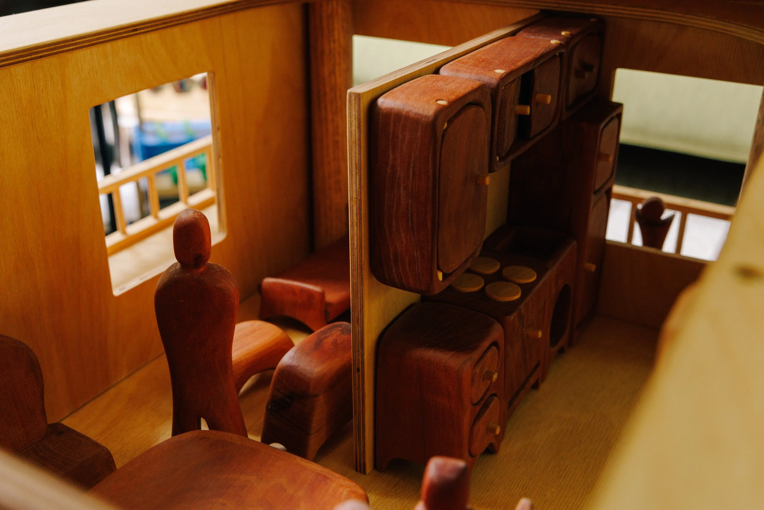 WORKS - Kinder - Dollhouse - 002.jpg