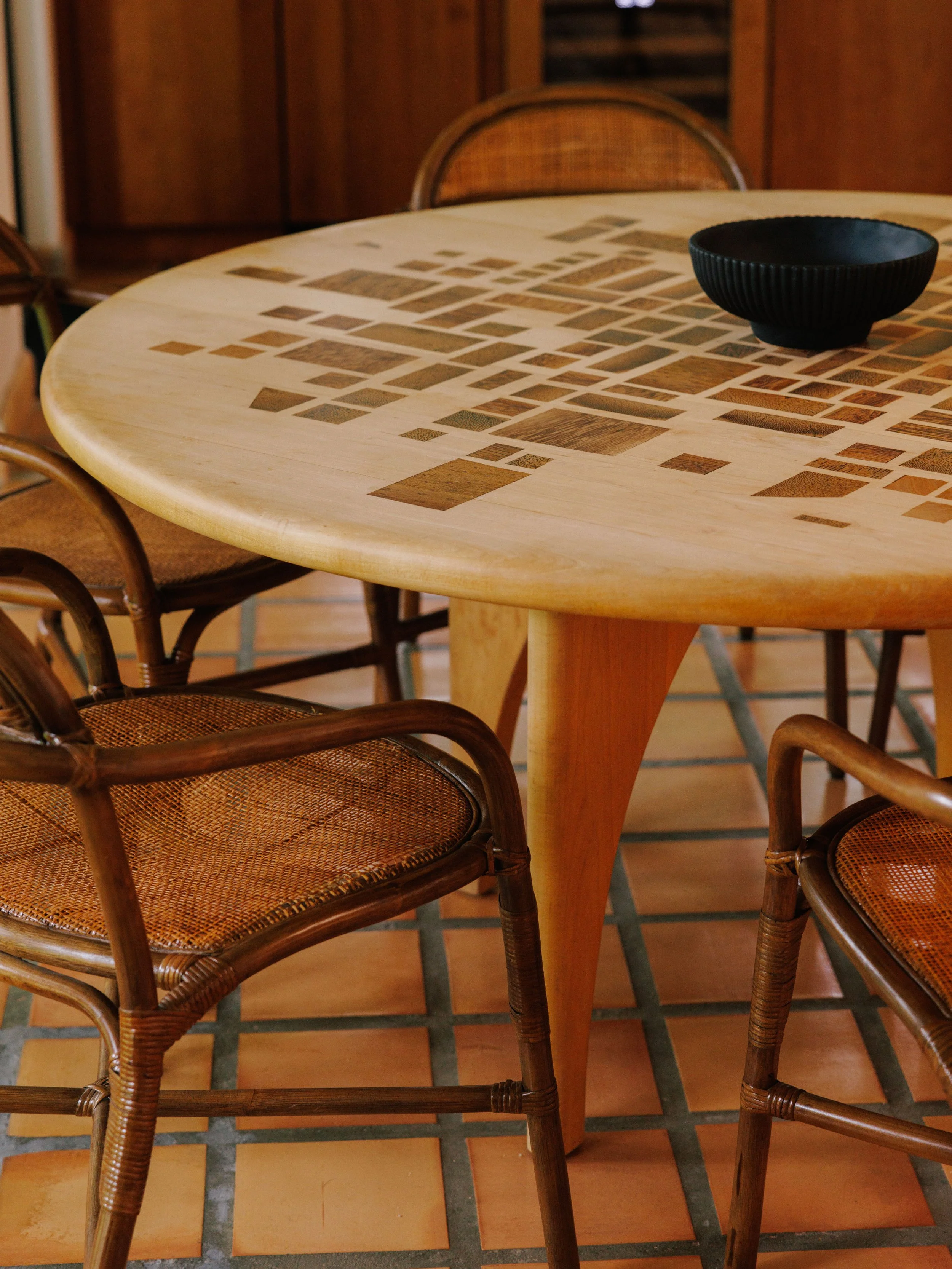 WORKS - Table - Round - 002.jpg