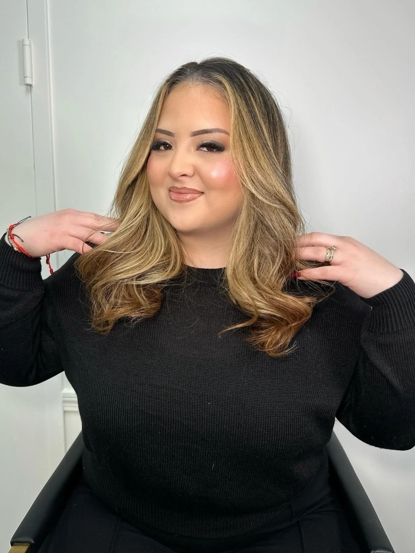 Clean, bronzed, and beautiful✨🤎
&bull;
&bull;
&bull;
#explorepage #ctmua #connecticutmua #ctbridalmua #travelmakeupartist