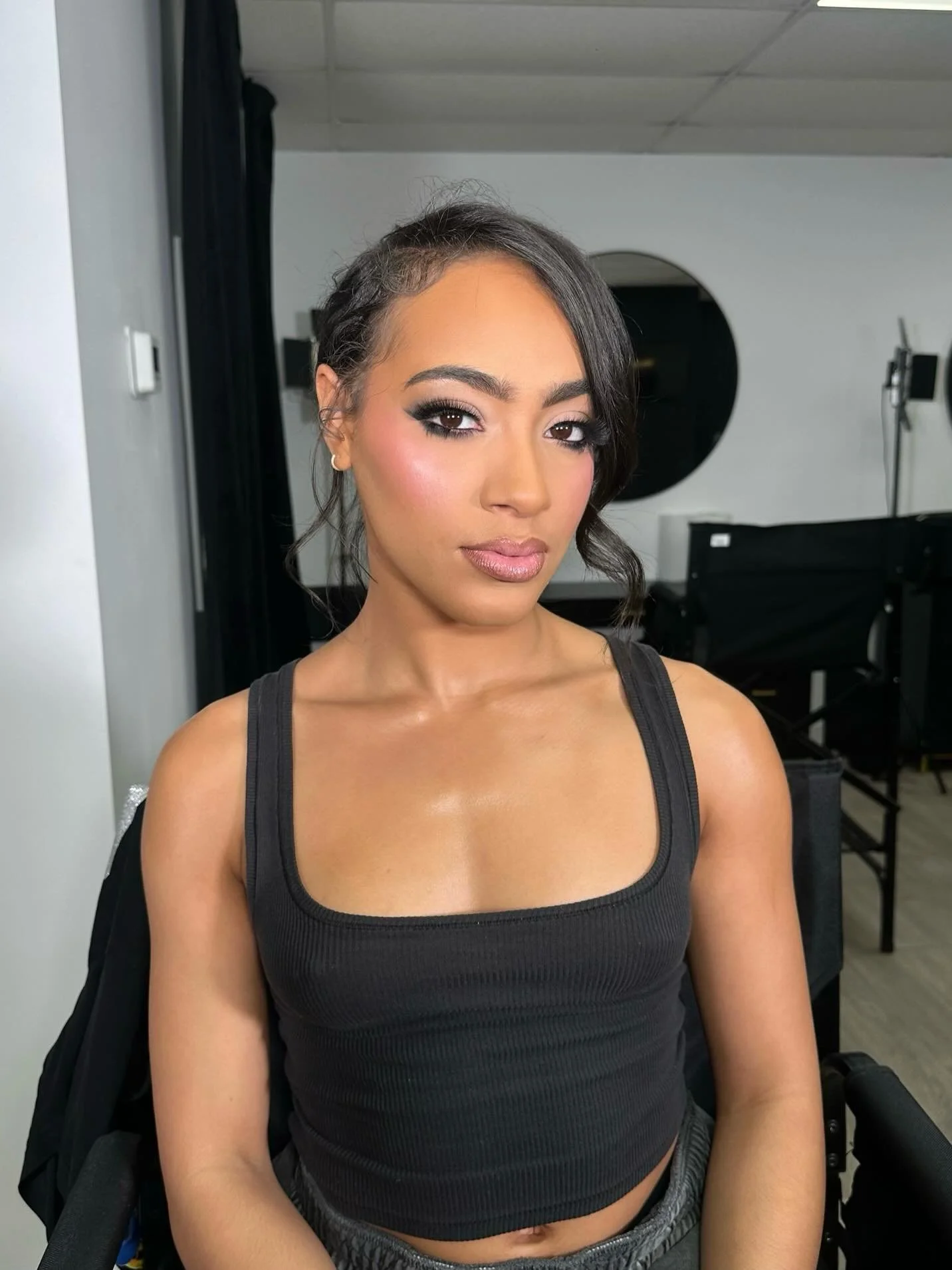 Face Card ? Never Declines 🩶!!

Love Glamming You Up ! 😍 @thegirlwhodoesmymakeup 

&bull;
&bull;
&bull;
#ctmua #ctmakeupartist #ctbridalmua #explorepage #mua