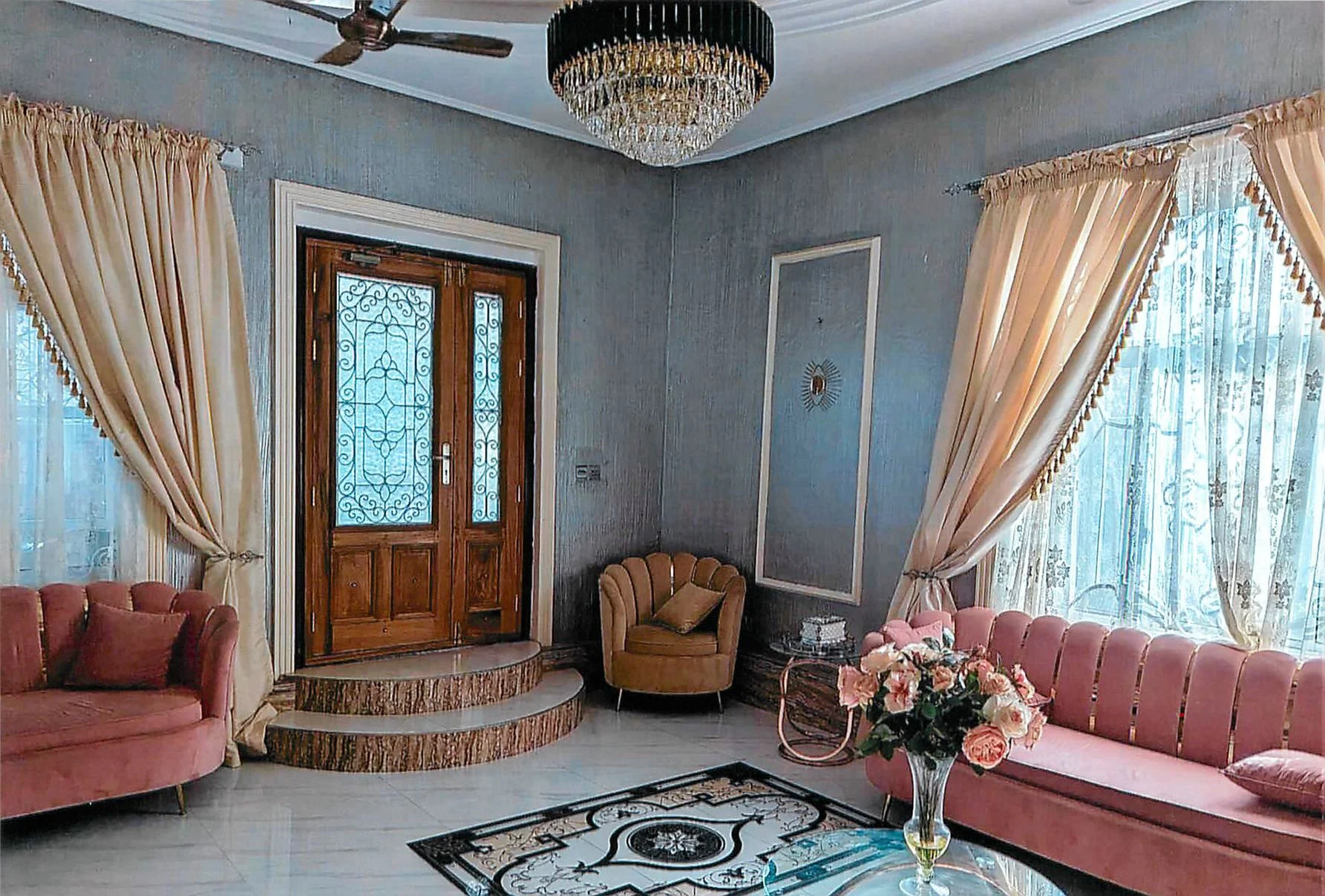 My gaudy Airbnb stay Zanzibar 2023