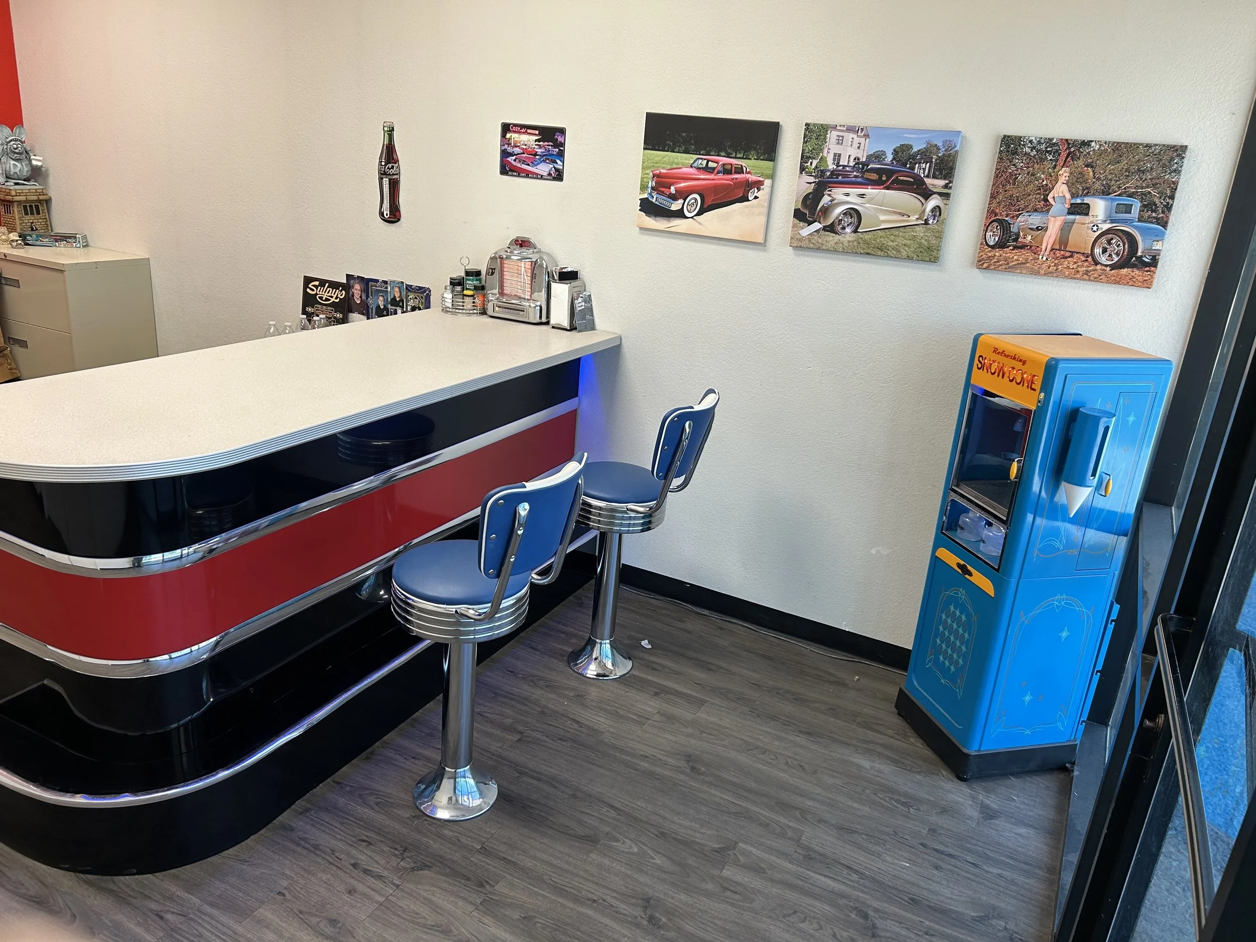 Joe Sulpy's Custom Cars Lobby