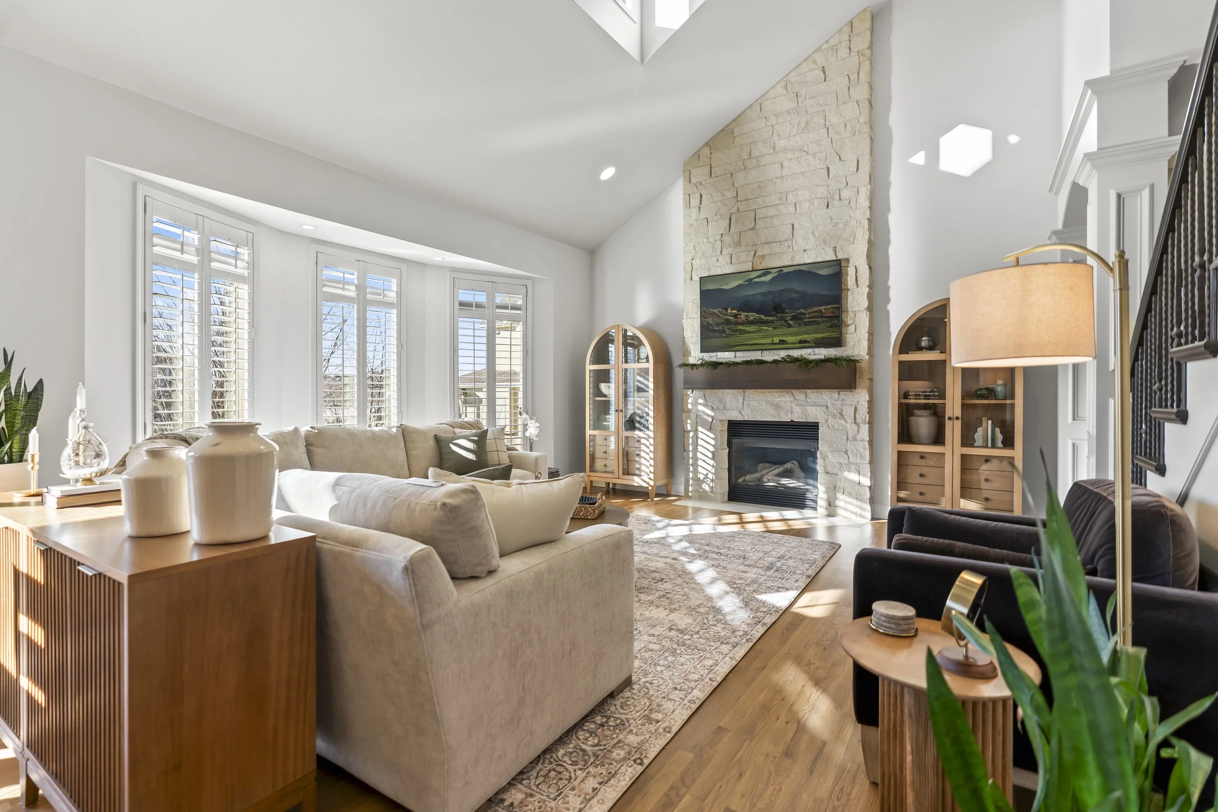 MODERN TRADITIONAL RENOVATION