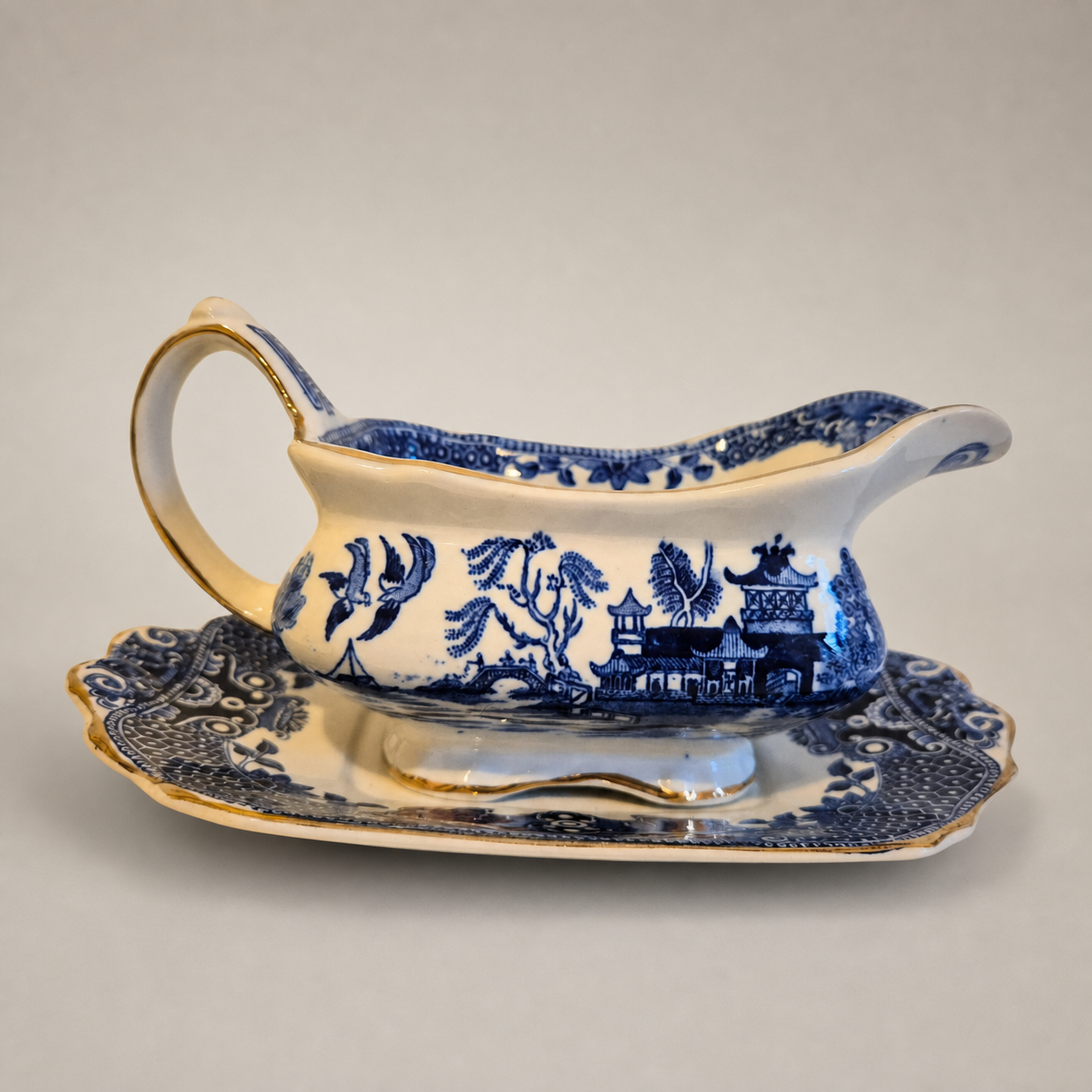  A Burleigh Ware Willow Gravy boat