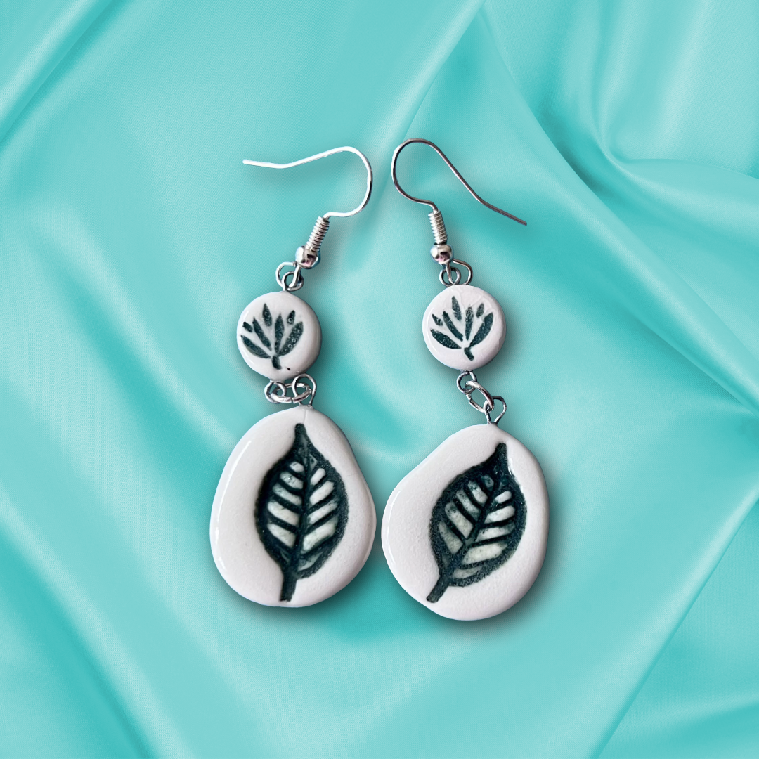 Palm Breeze Earrings.png