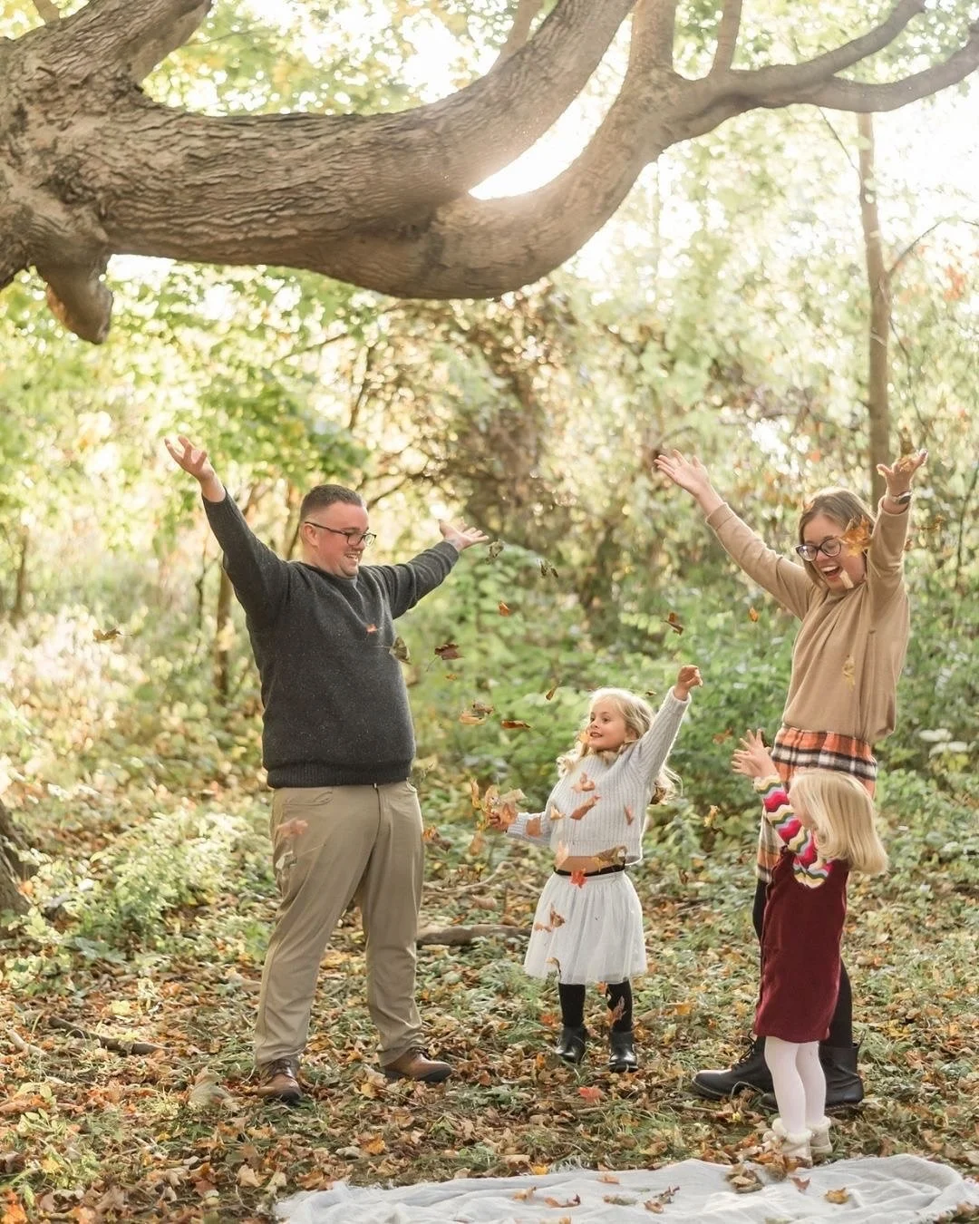 I hear the words &lsquo;magic&rsquo; a lot to describe sessions. I promise you, it isn&rsquo;t magic ;) 
⠀⠀⠀⠀⠀⠀⠀⠀⠀
It&rsquo;s years of practice. Patience and willingness to take the child&rsquo;s lead, to change things up when needed. A watchful eye 