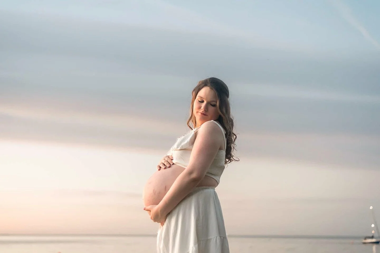 We showed up to a park with an event with 100s of people, hit detours trying to find a new location, little sis threw up all over herself&hellip;but it all ended in this magic ❤️