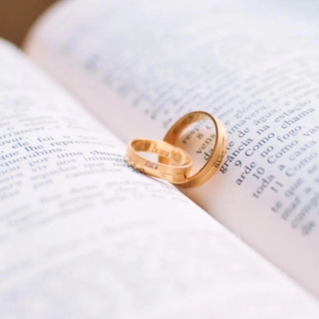 couple_love_rings_book.jpg