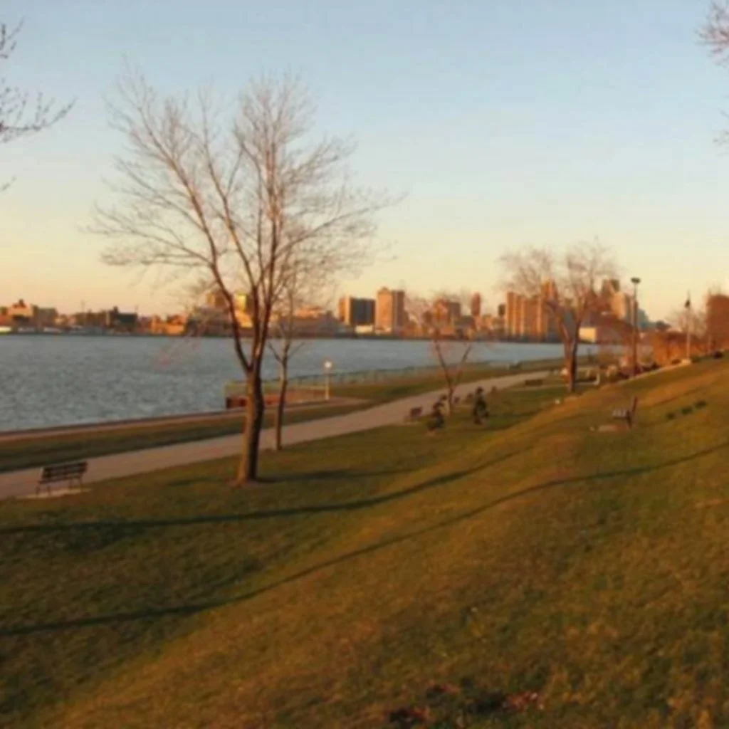 detroit_from_windsor.jpg