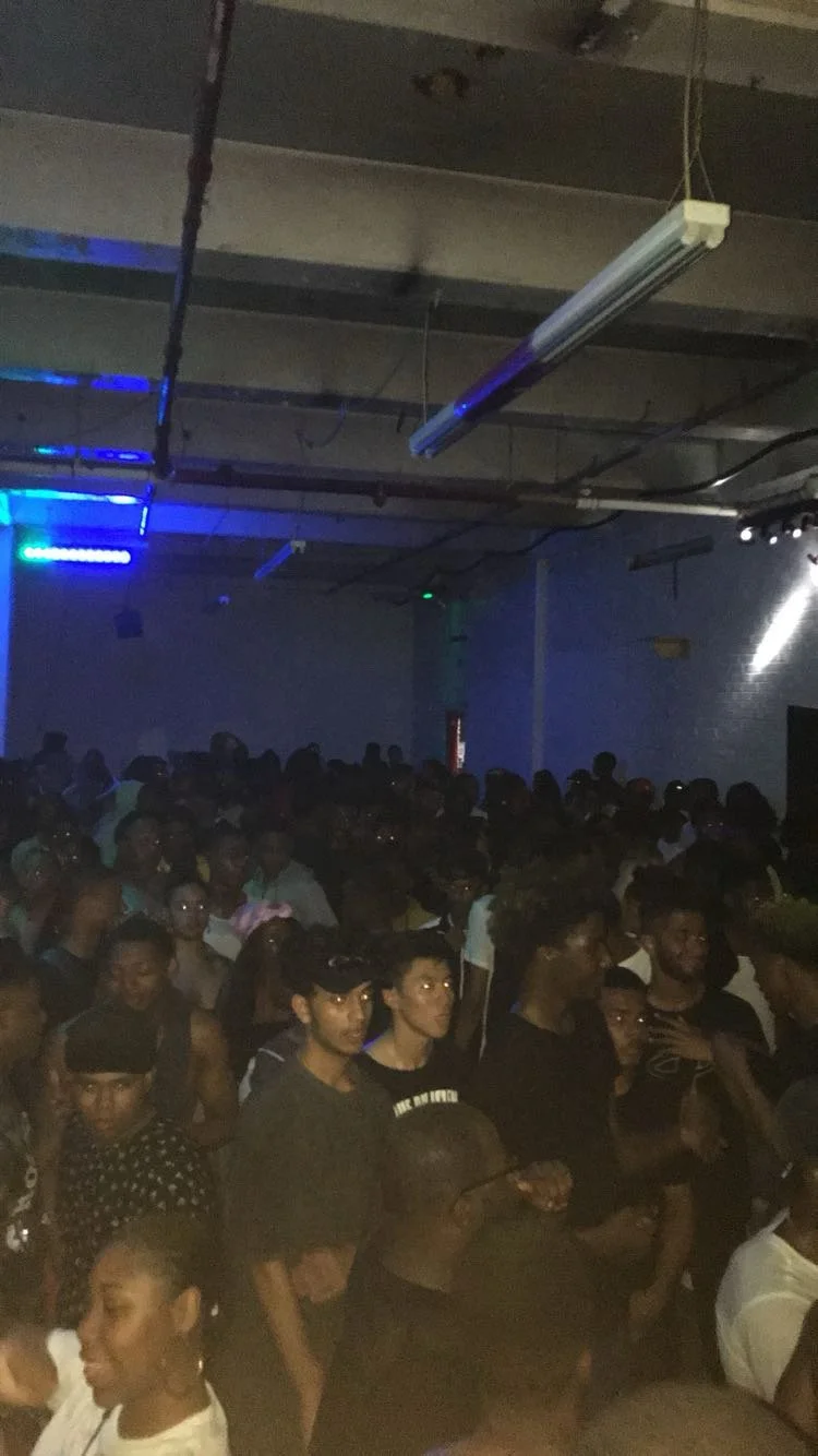 CROWD PLEASER