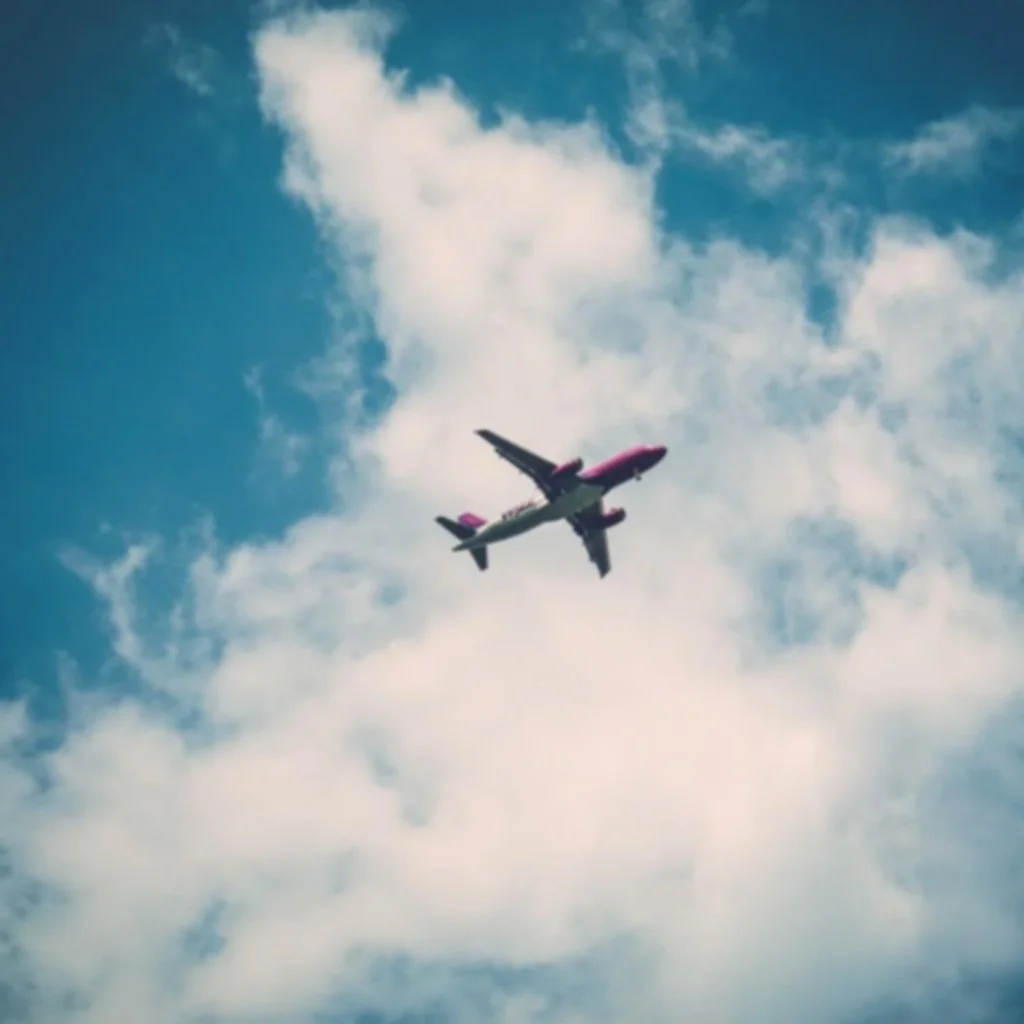 flight_sky_clouds_fly.jpg