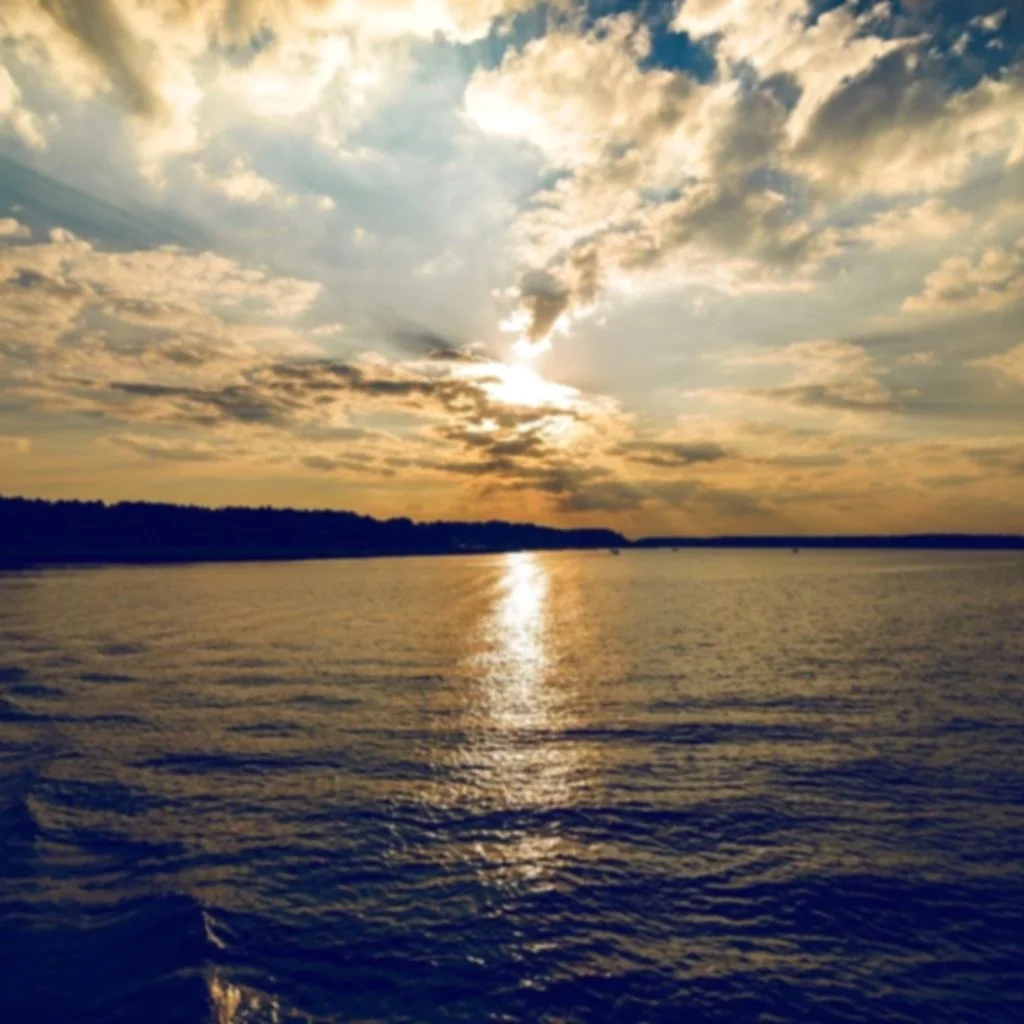 lake_sky_reflection_water_1.jpg