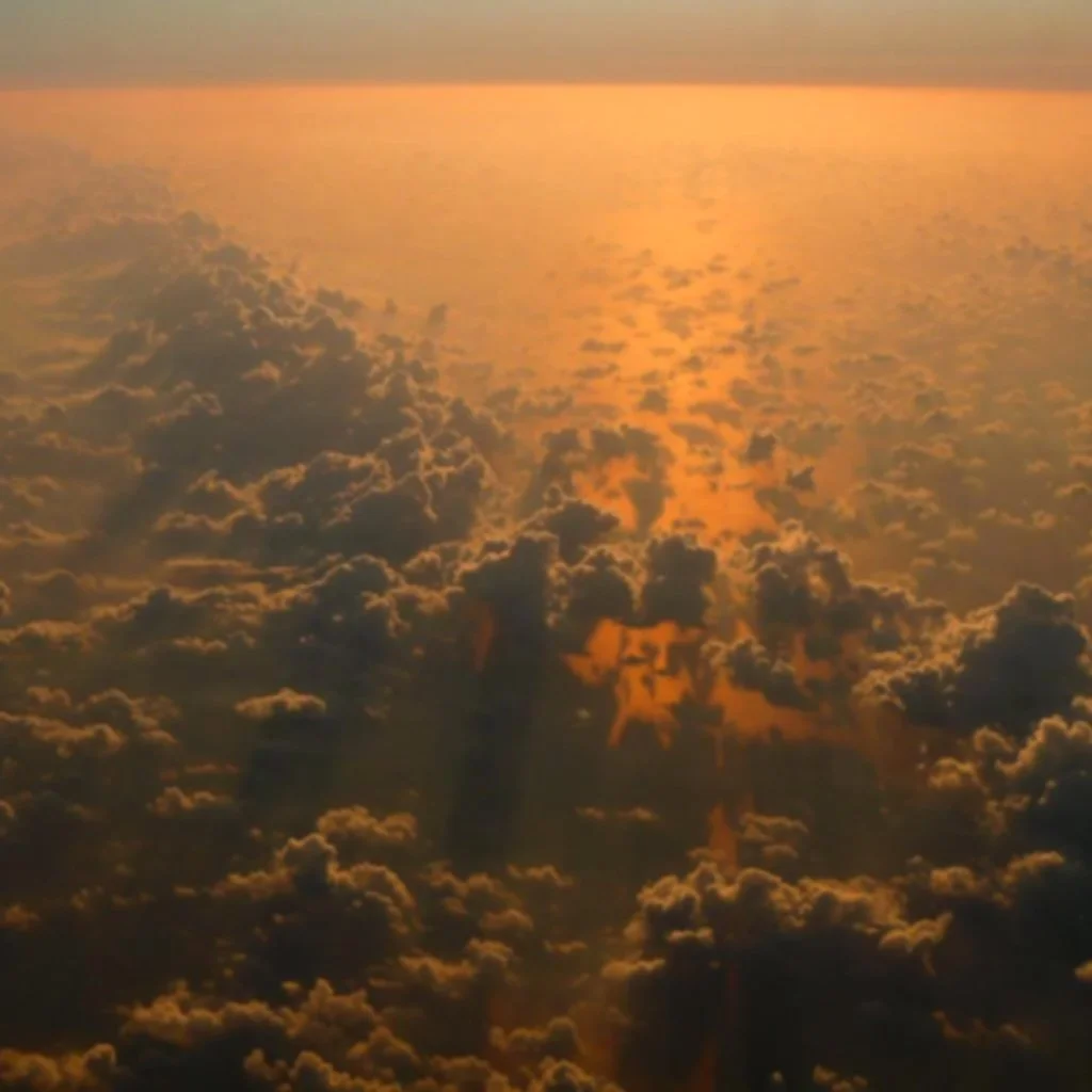 dawn_sunset_flying_clouds.jpg