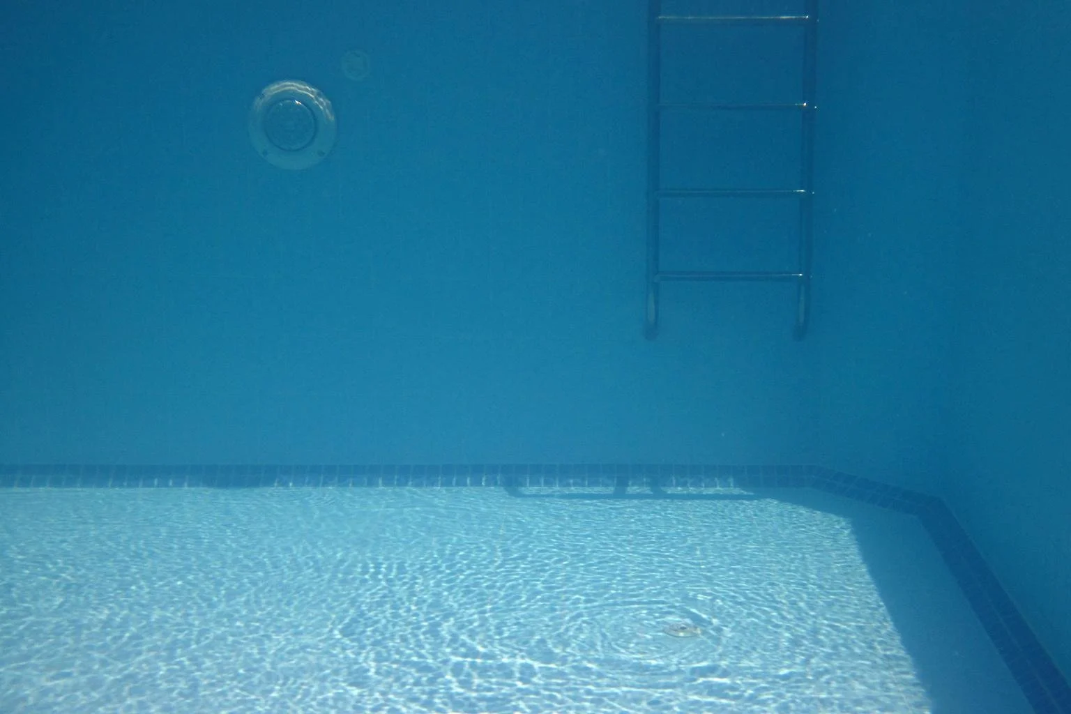 aqua_blue_clean_clear.jpg